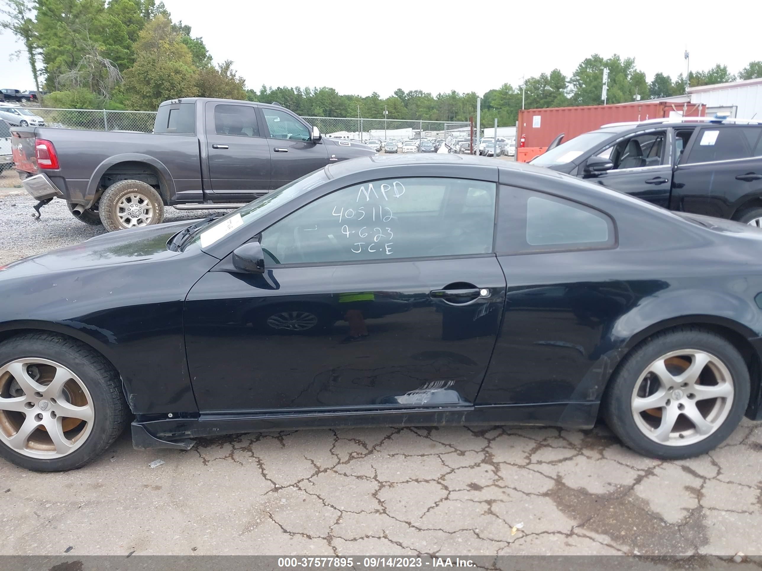 Photo 13 VIN: JNKCV54E75M405112 - INFINITI G 