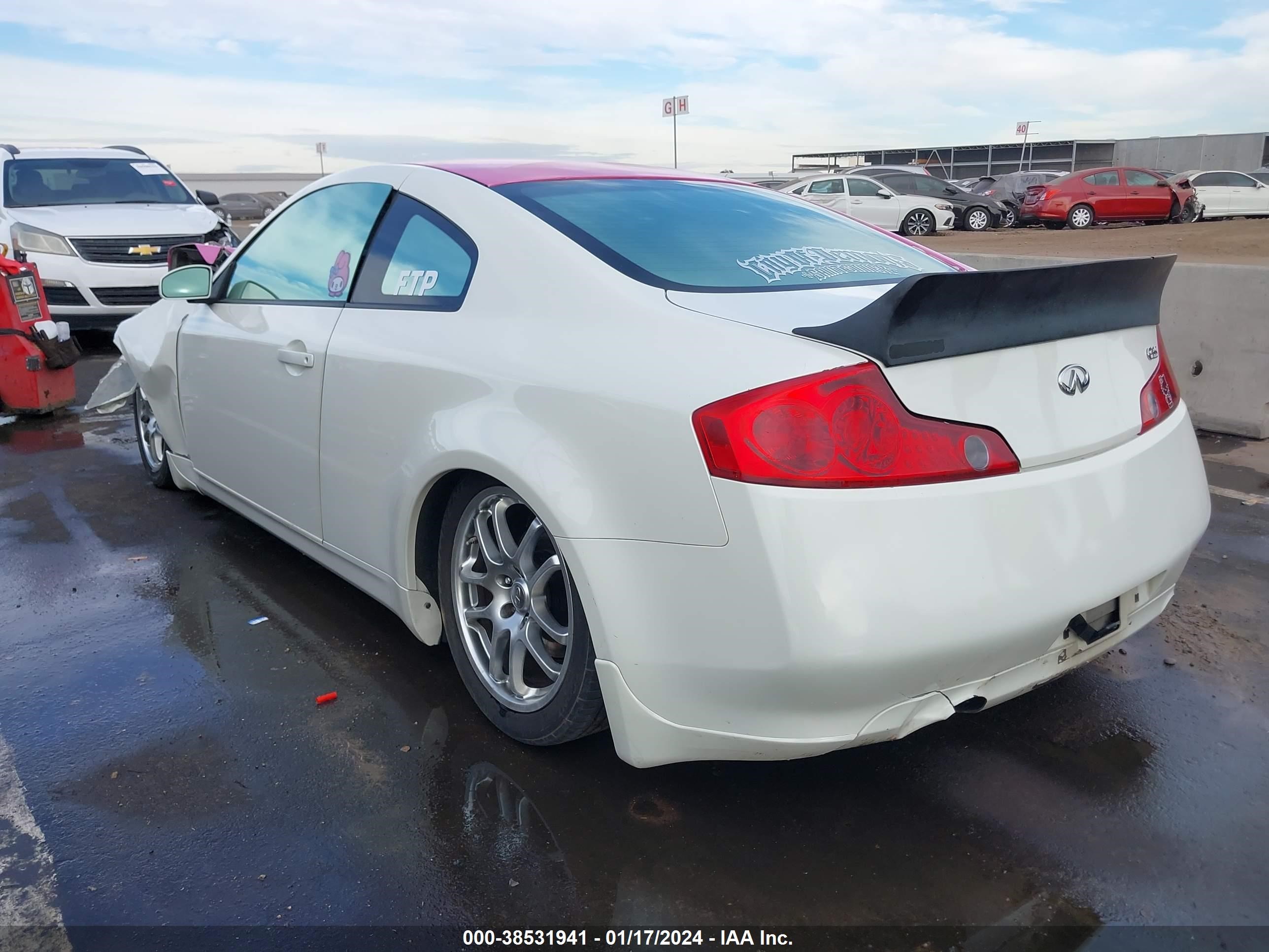 Photo 2 VIN: JNKCV54E75M426946 - INFINITI G 