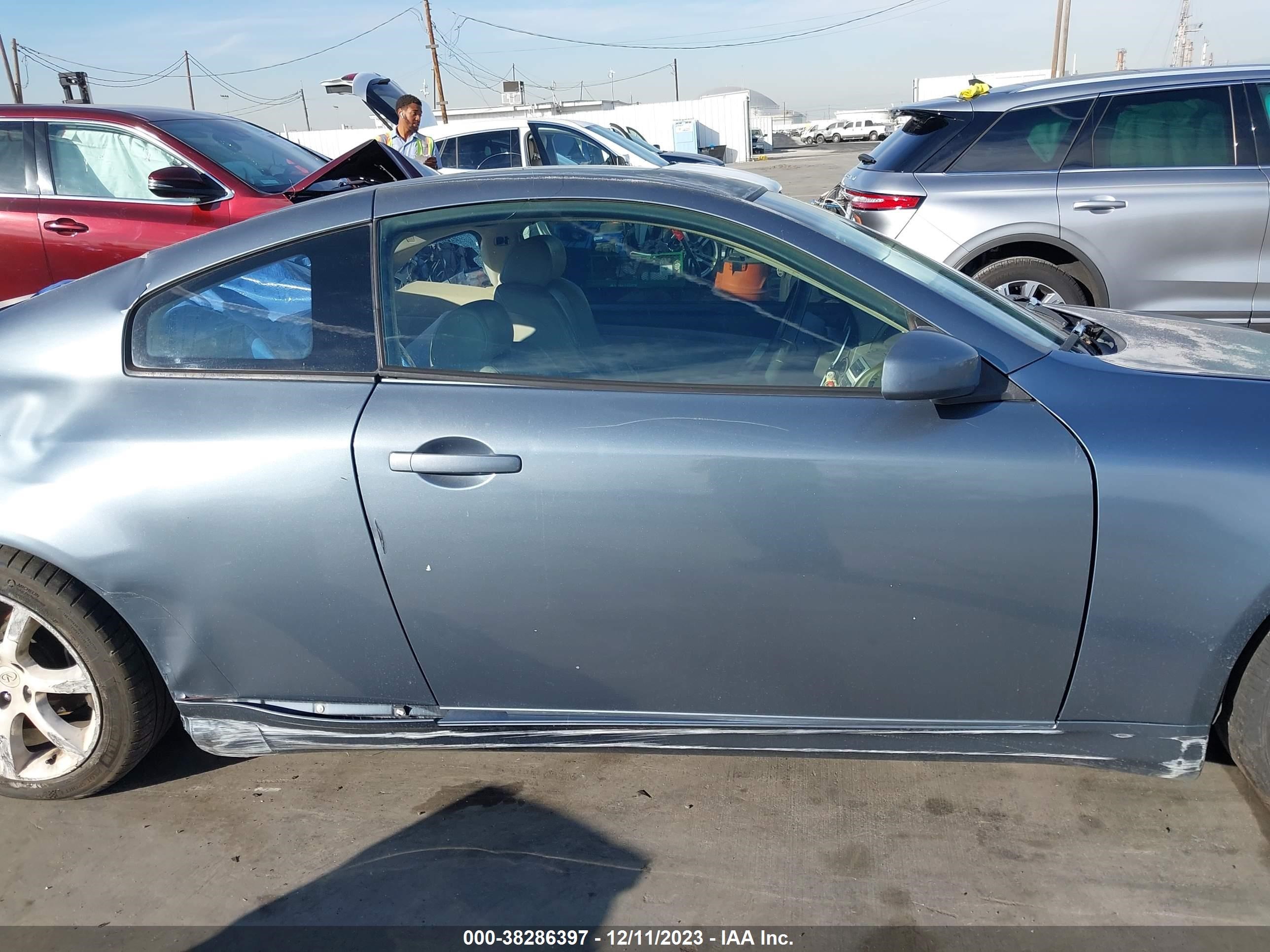 Photo 12 VIN: JNKCV54E95M418542 - INFINITI G 