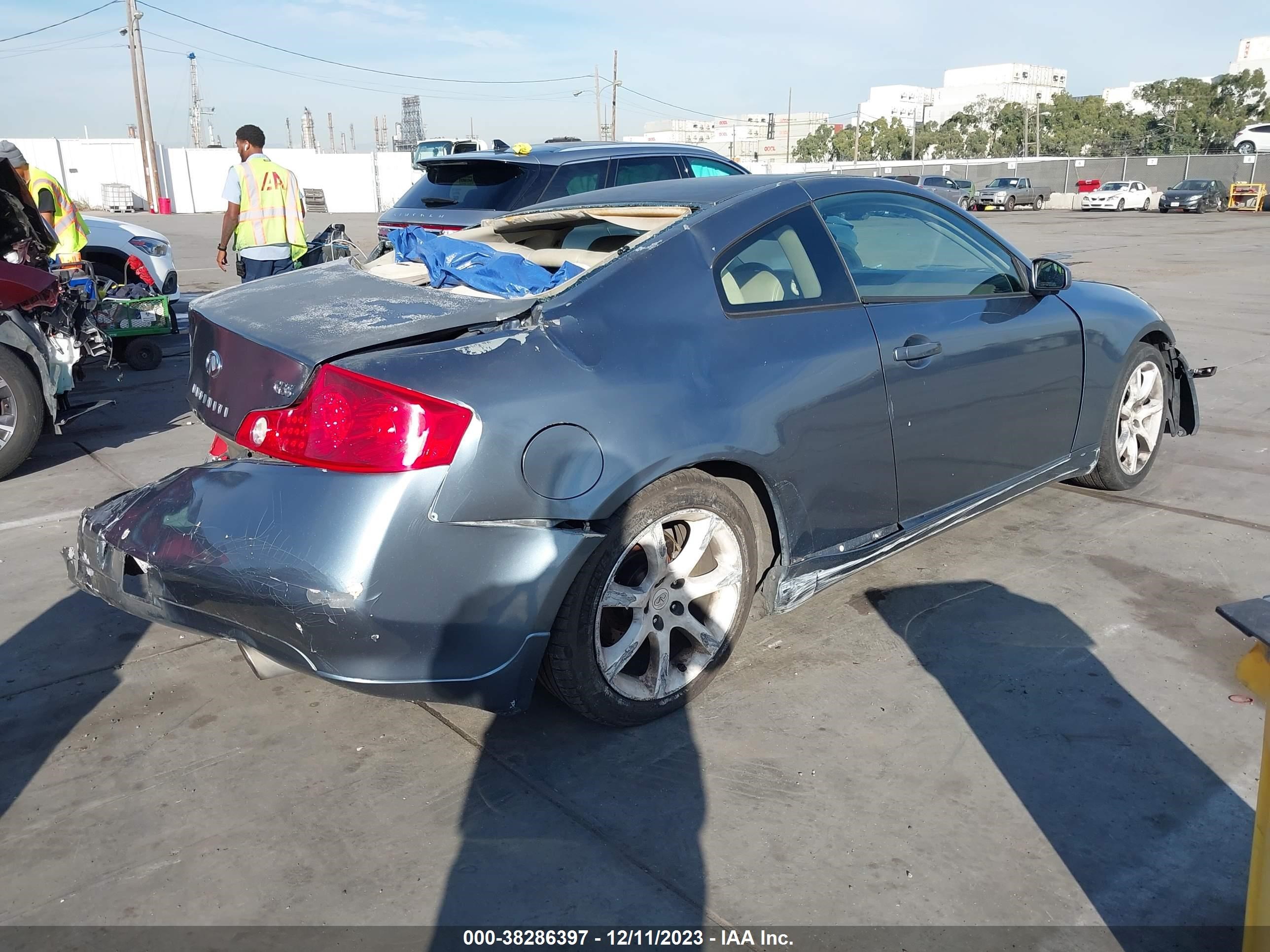 Photo 3 VIN: JNKCV54E95M418542 - INFINITI G 