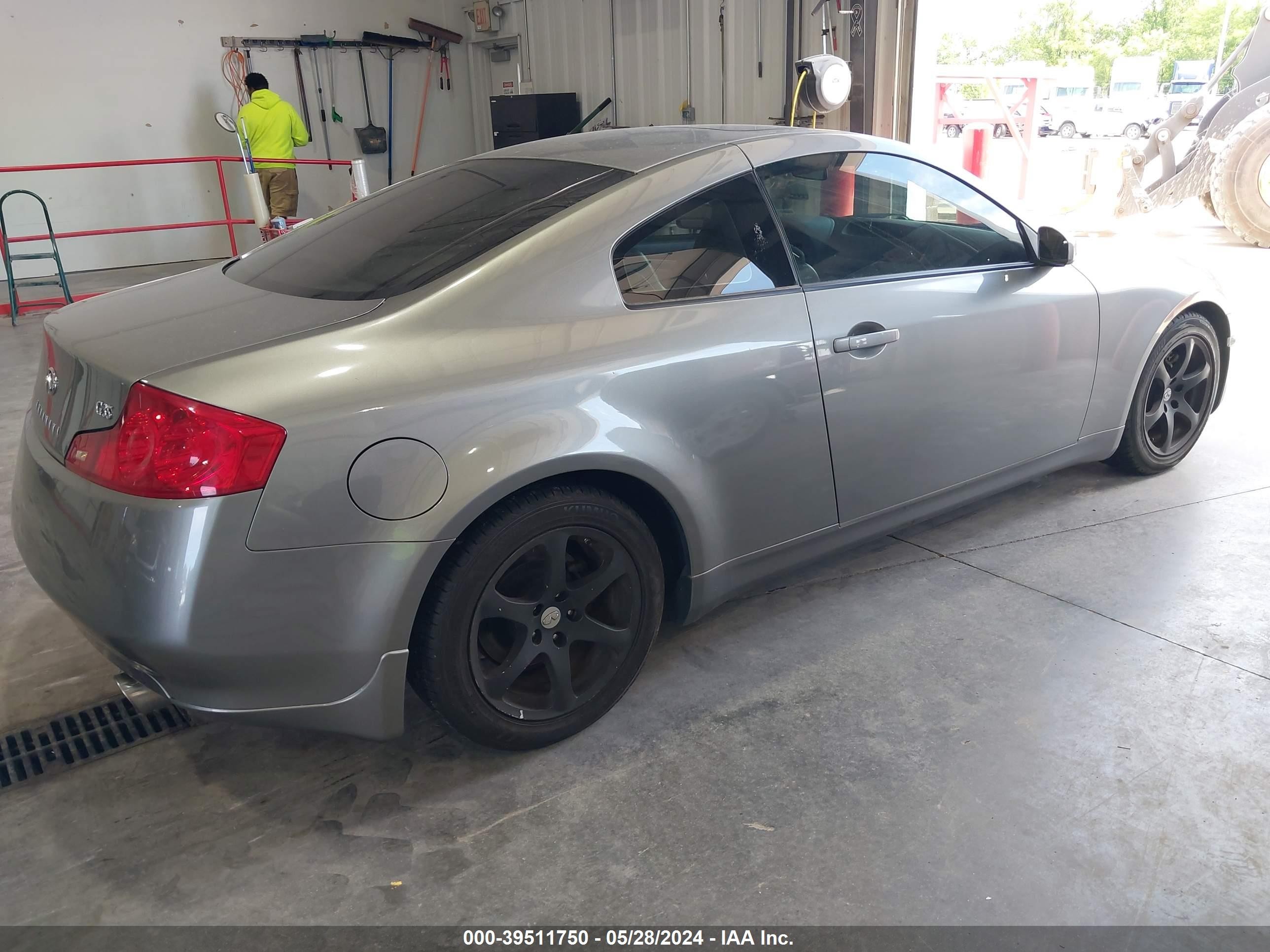 Photo 3 VIN: JNKCV54E96M721757 - INFINITI G 