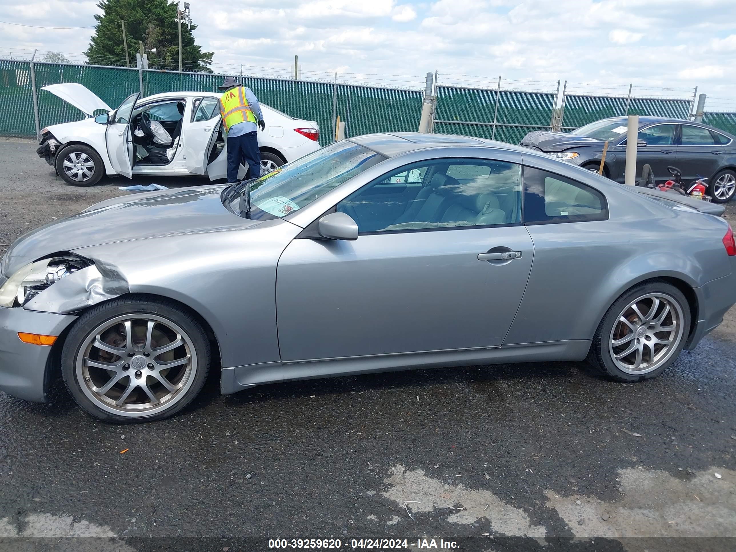 Photo 13 VIN: JNKCV54E97M904464 - INFINITI G 