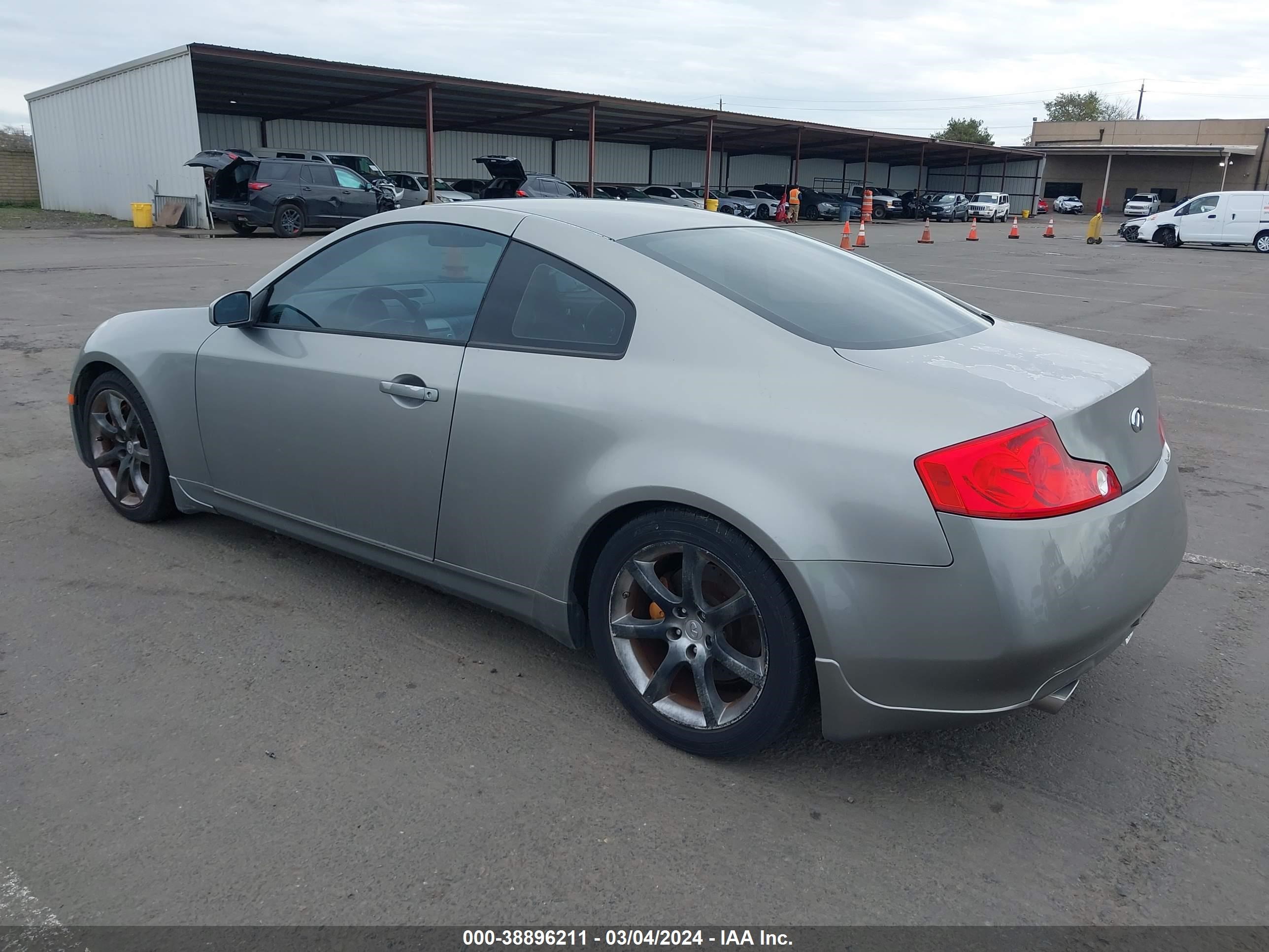 Photo 2 VIN: JNKCV54EX4M802330 - INFINITI G 