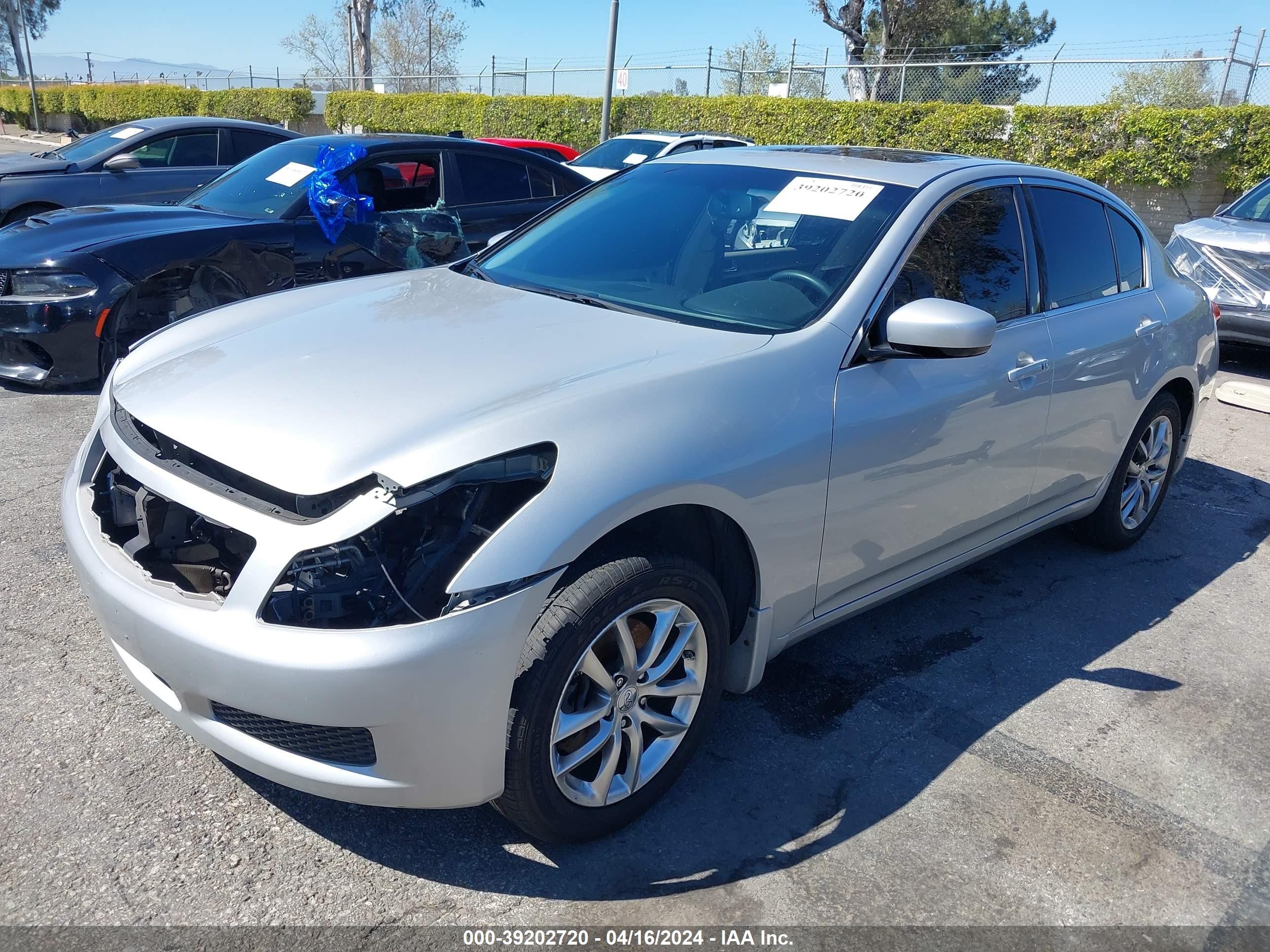 Photo 1 VIN: JNKCV61E19M305877 - INFINITI G 