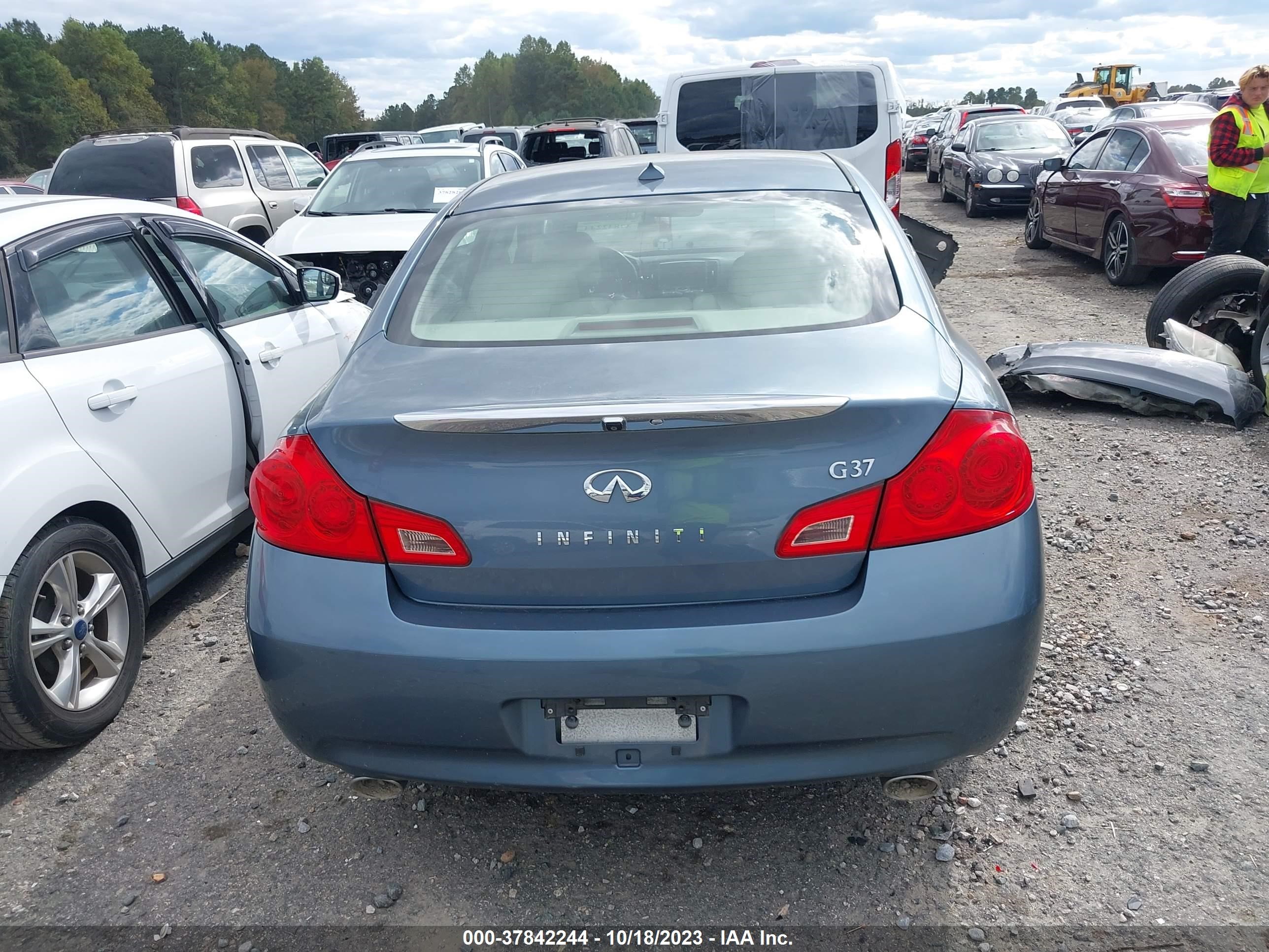 Photo 15 VIN: JNKCV61E19M310755 - INFINITI G 