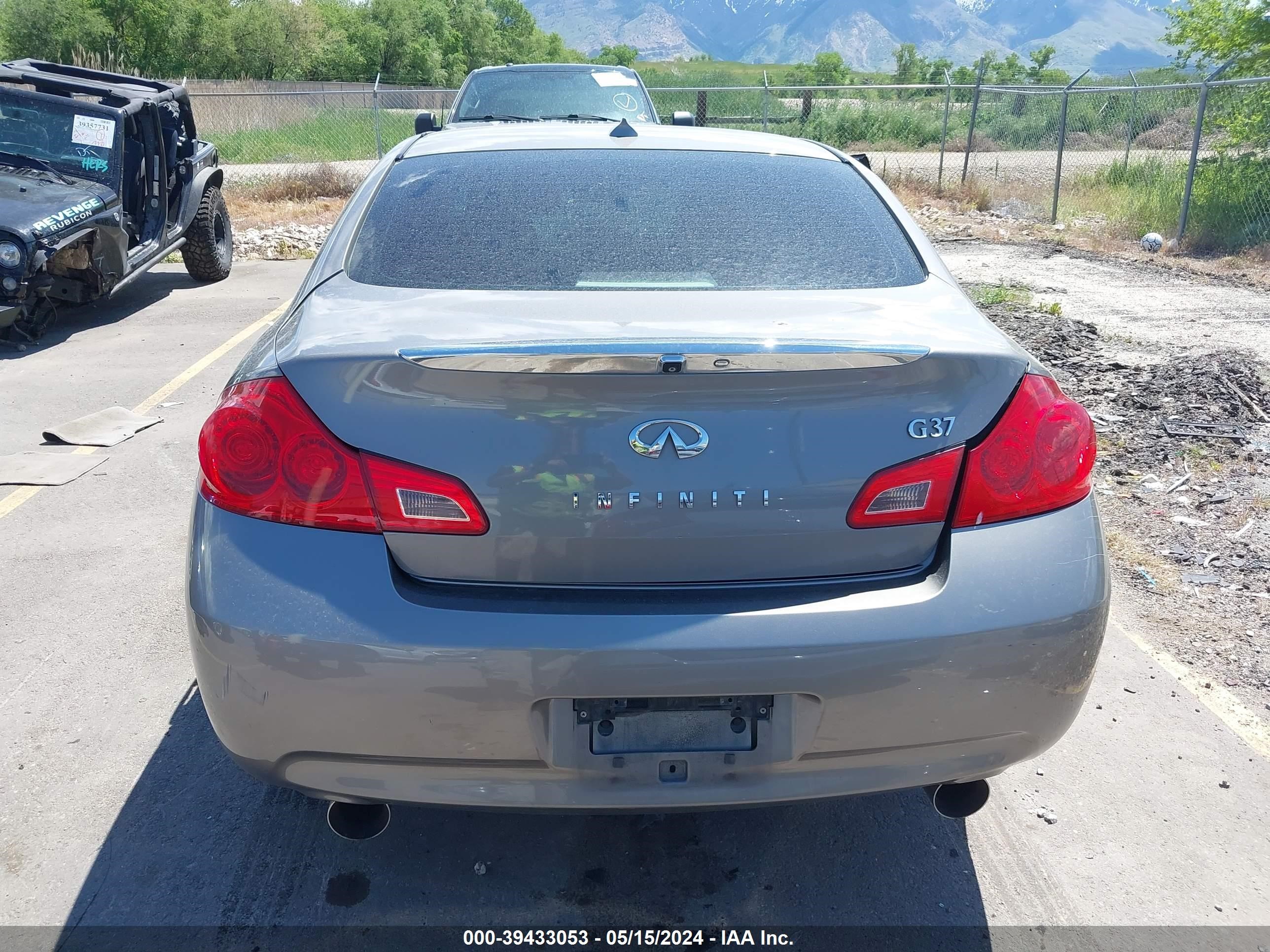 Photo 14 VIN: JNKCV61E29M010075 - INFINITI G 