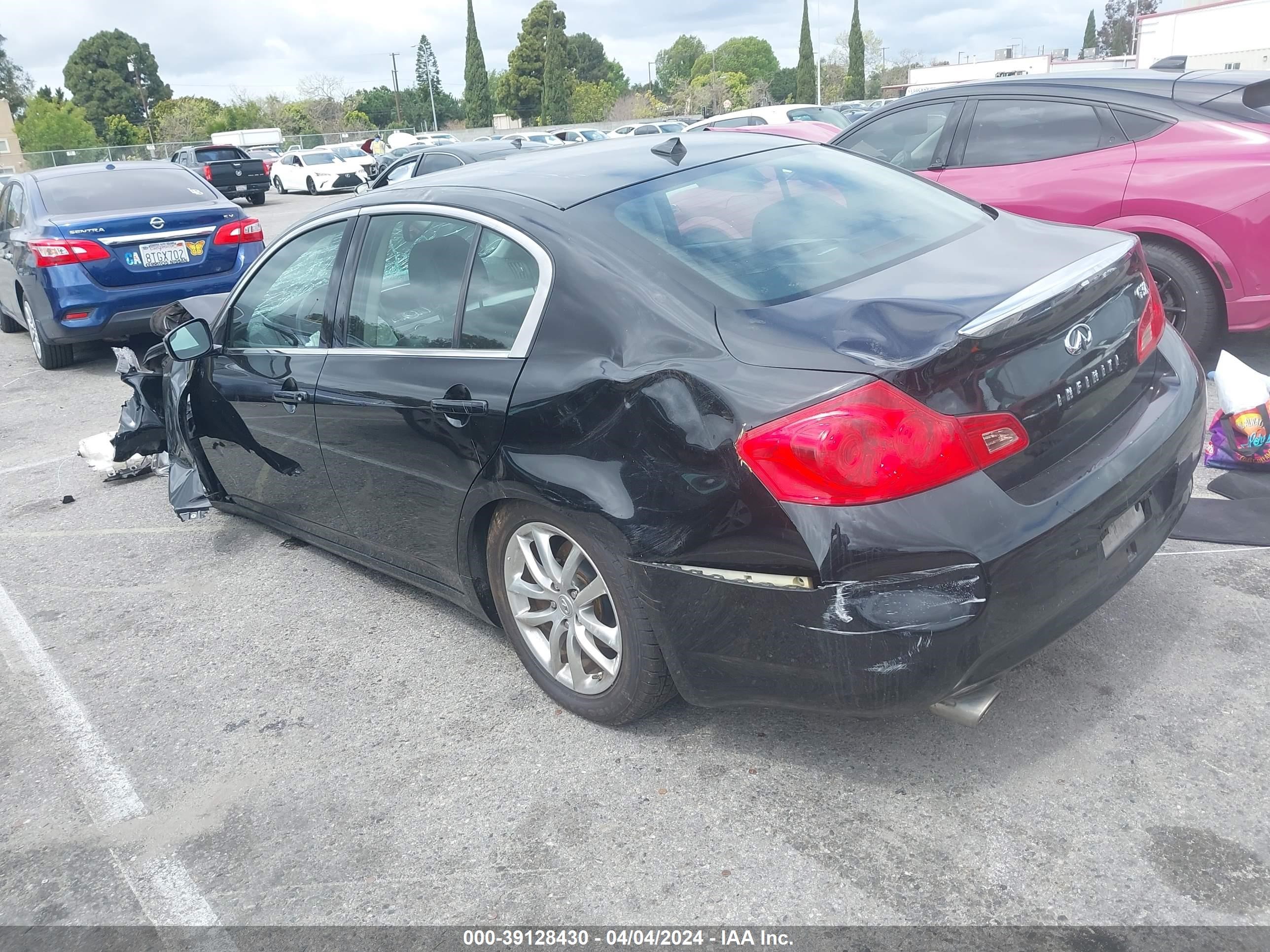 Photo 2 VIN: JNKCV61E49M015164 - INFINITI G 