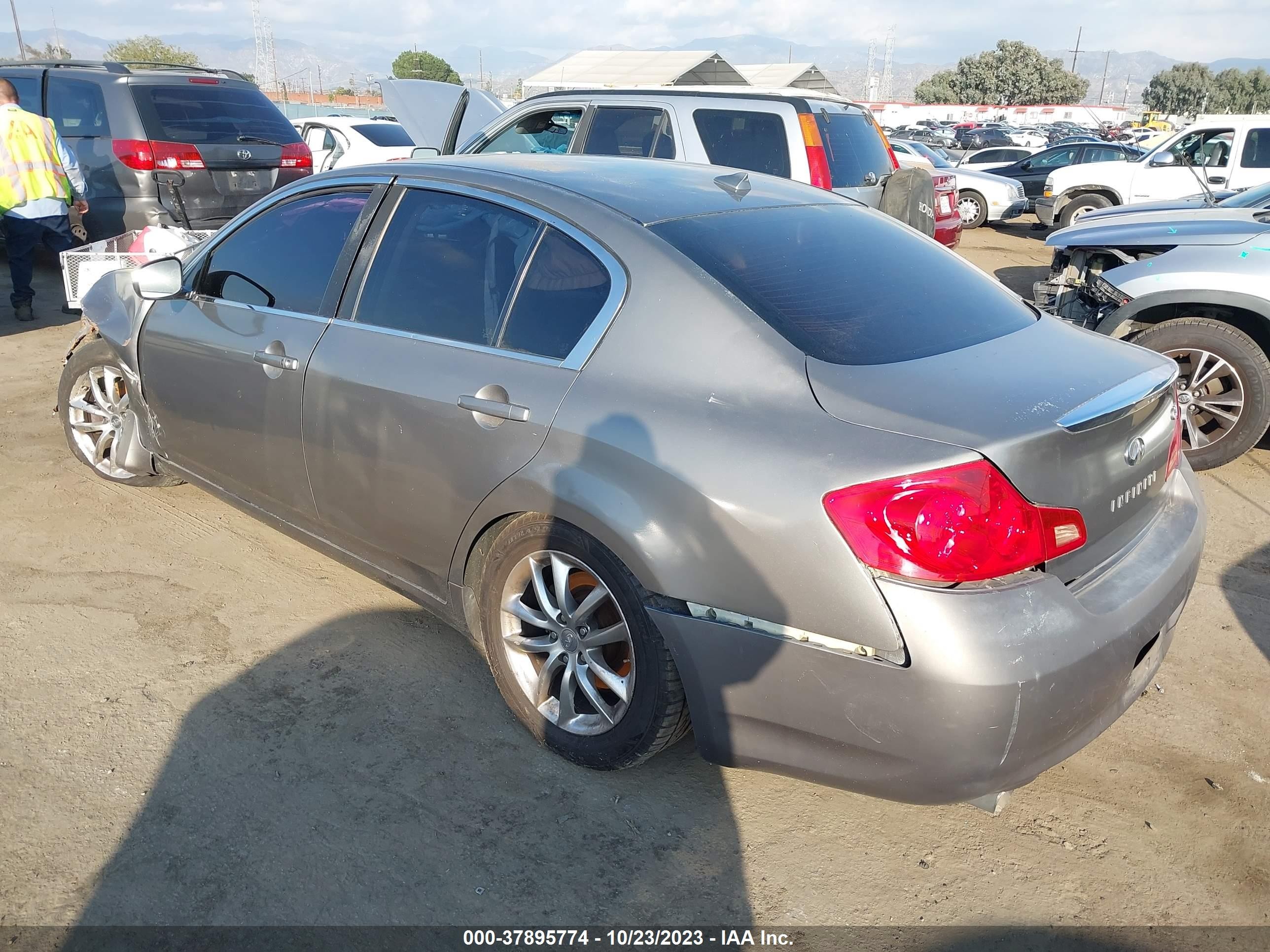 Photo 2 VIN: JNKCV61E49M305789 - INFINITI G 