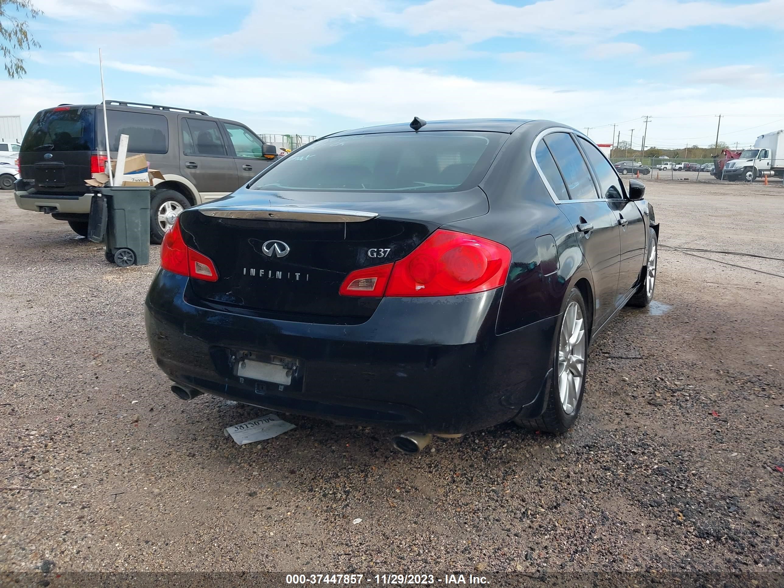 Photo 3 VIN: JNKCV61E79M304720 - INFINITI G 