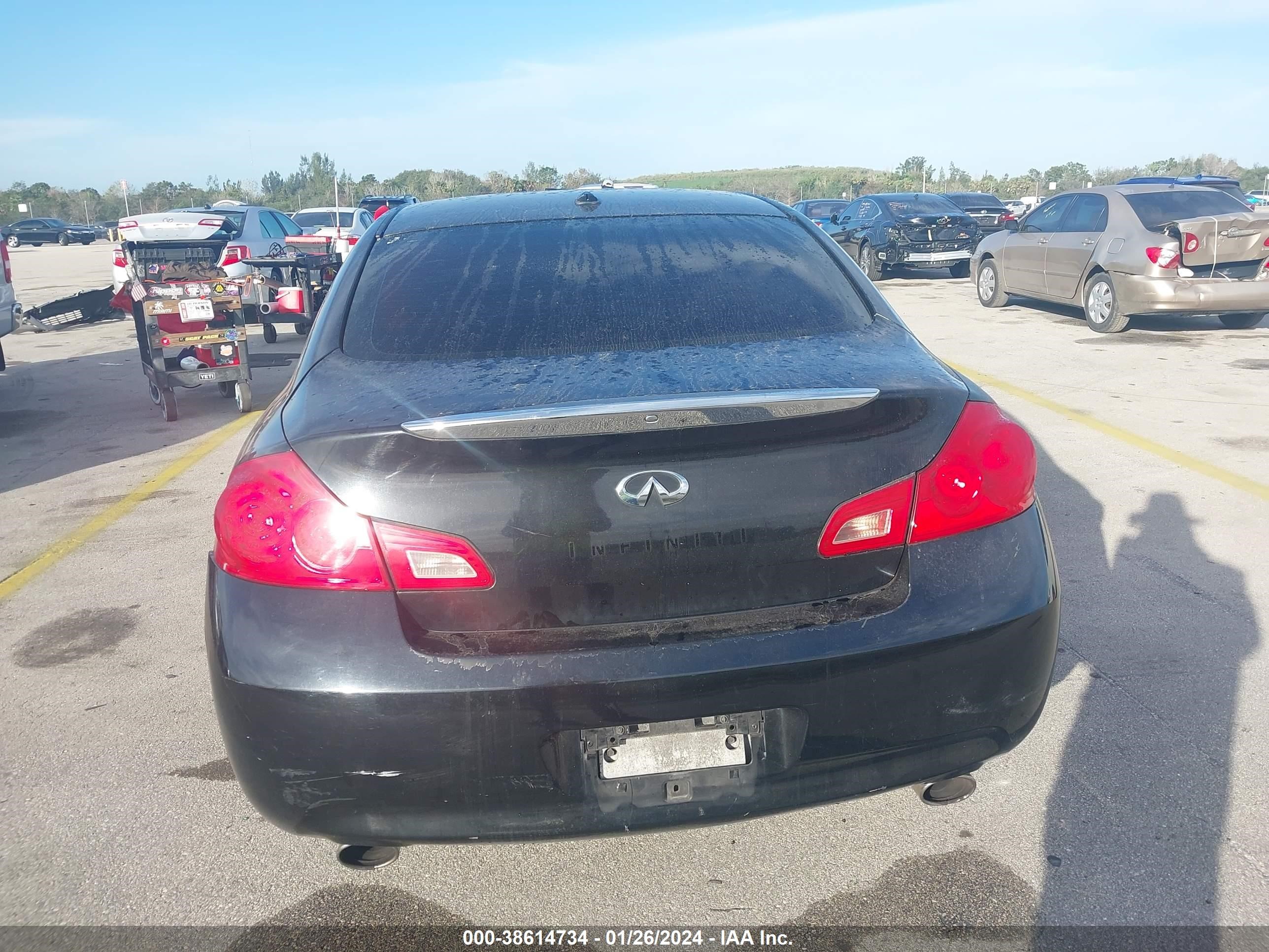 Photo 14 VIN: JNKCV61F29M352957 - INFINITI G 