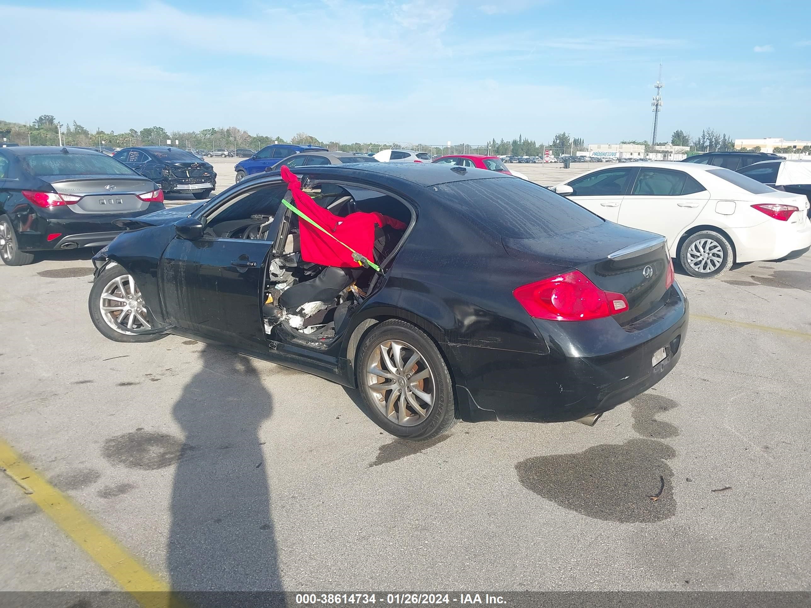 Photo 2 VIN: JNKCV61F29M352957 - INFINITI G 