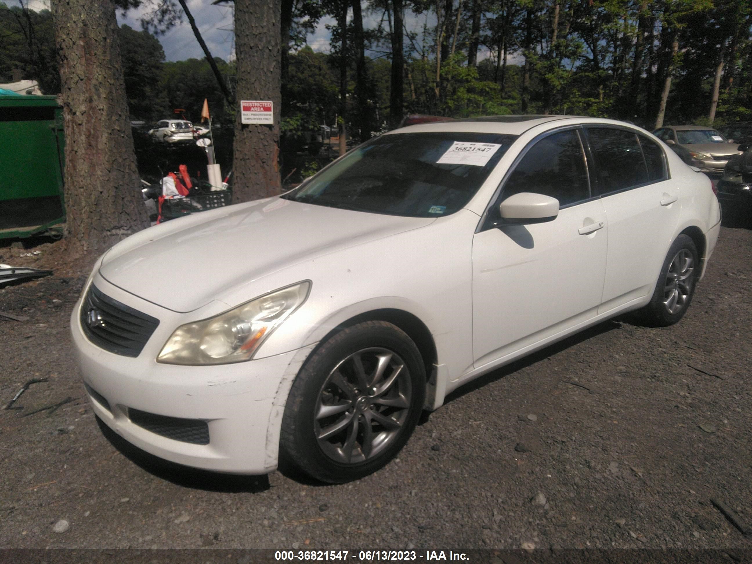 Photo 2 VIN: JNKCV61F29M356975 - INFINITI G 