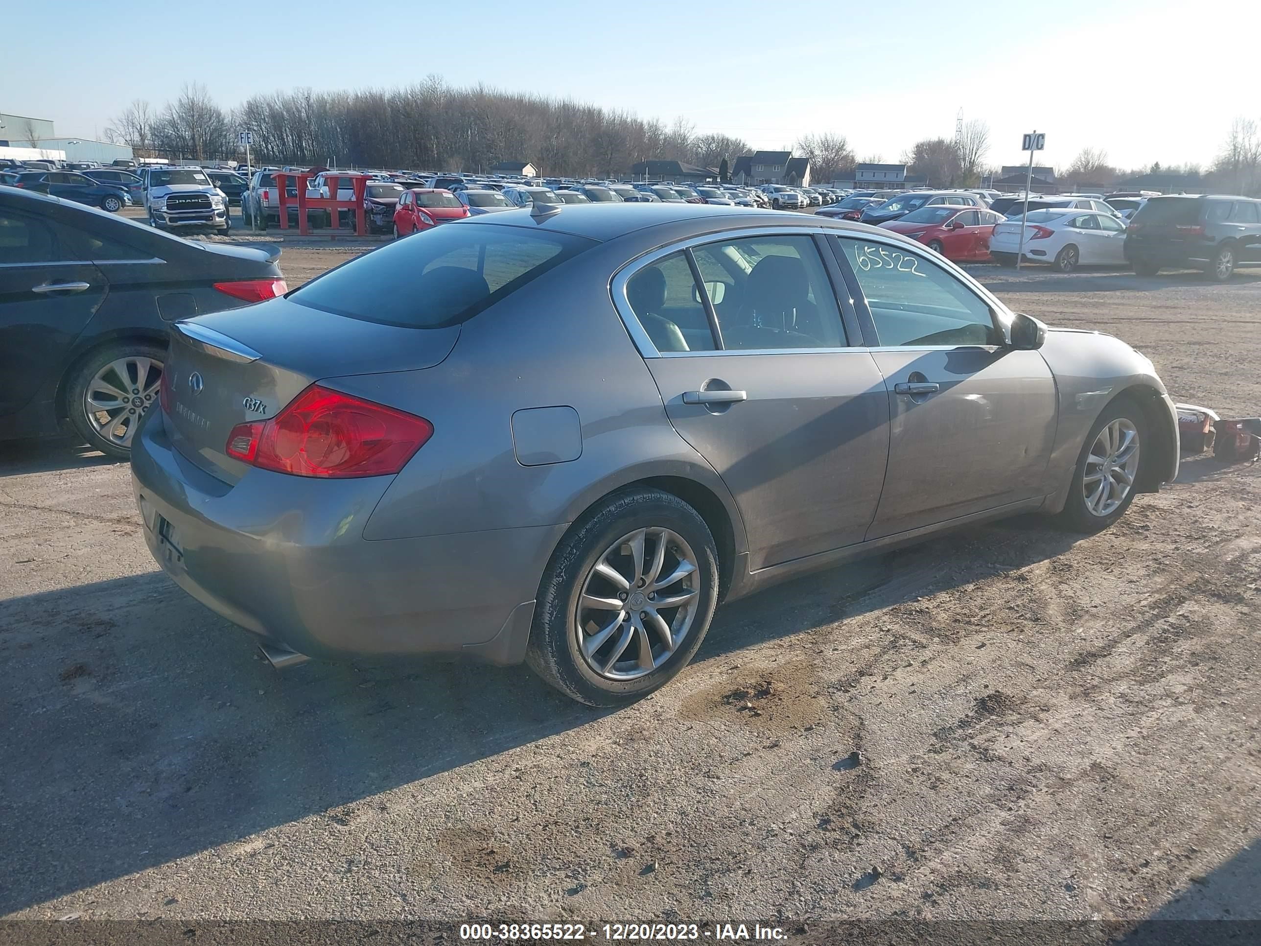 Photo 3 VIN: JNKCV61F39M053493 - INFINITI G 