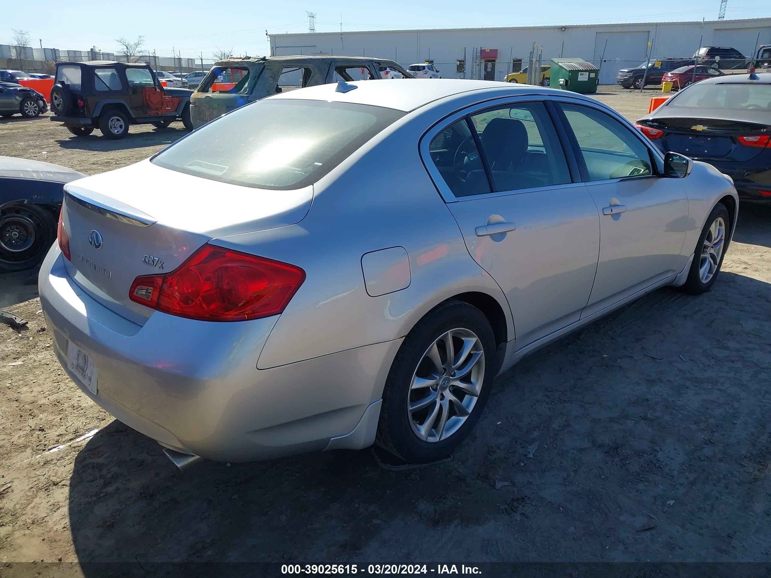 Photo 3 VIN: JNKCV61F49M053549 - INFINITI ALL 