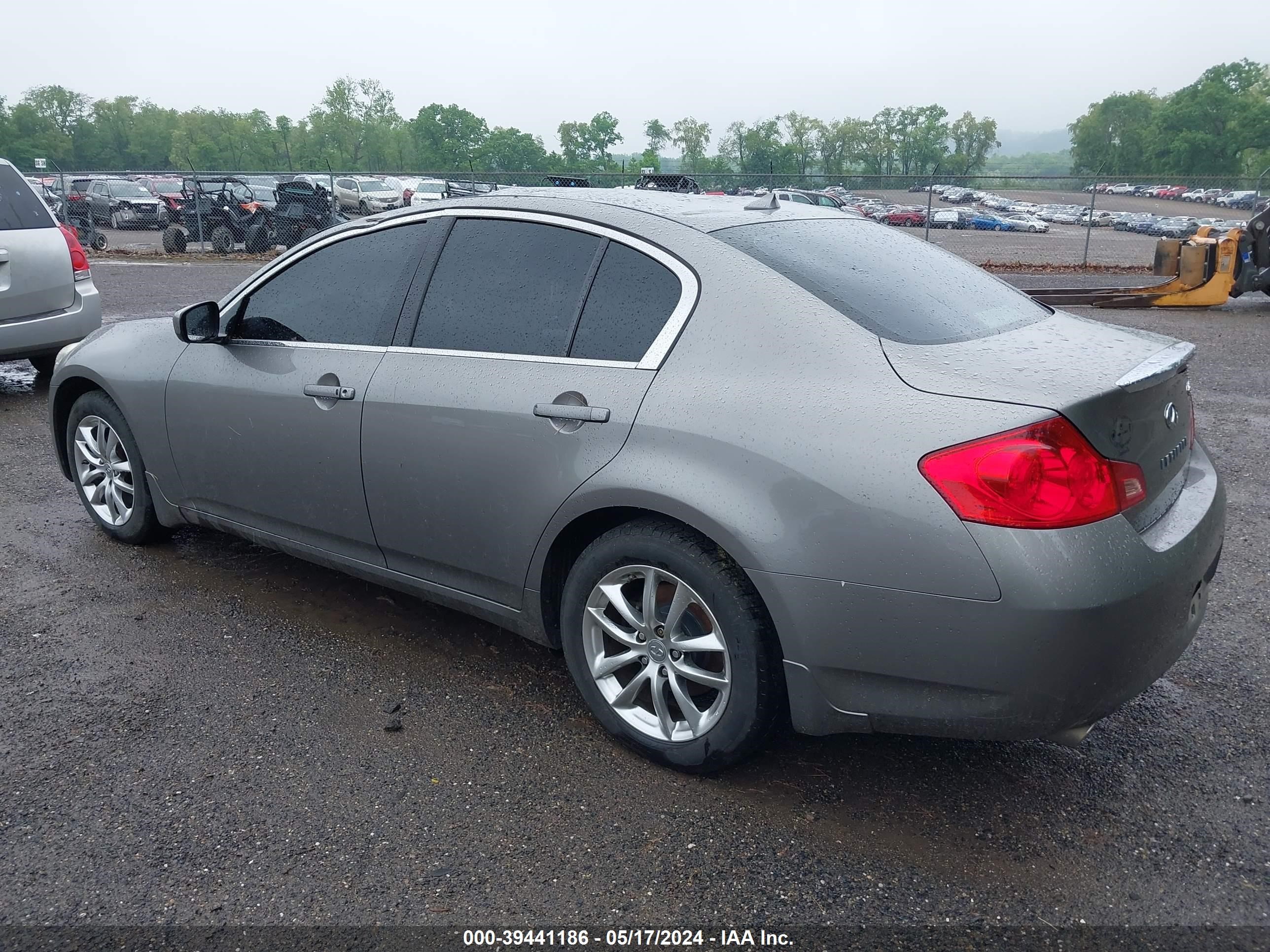 Photo 2 VIN: JNKCV61F49M360638 - INFINITI G 