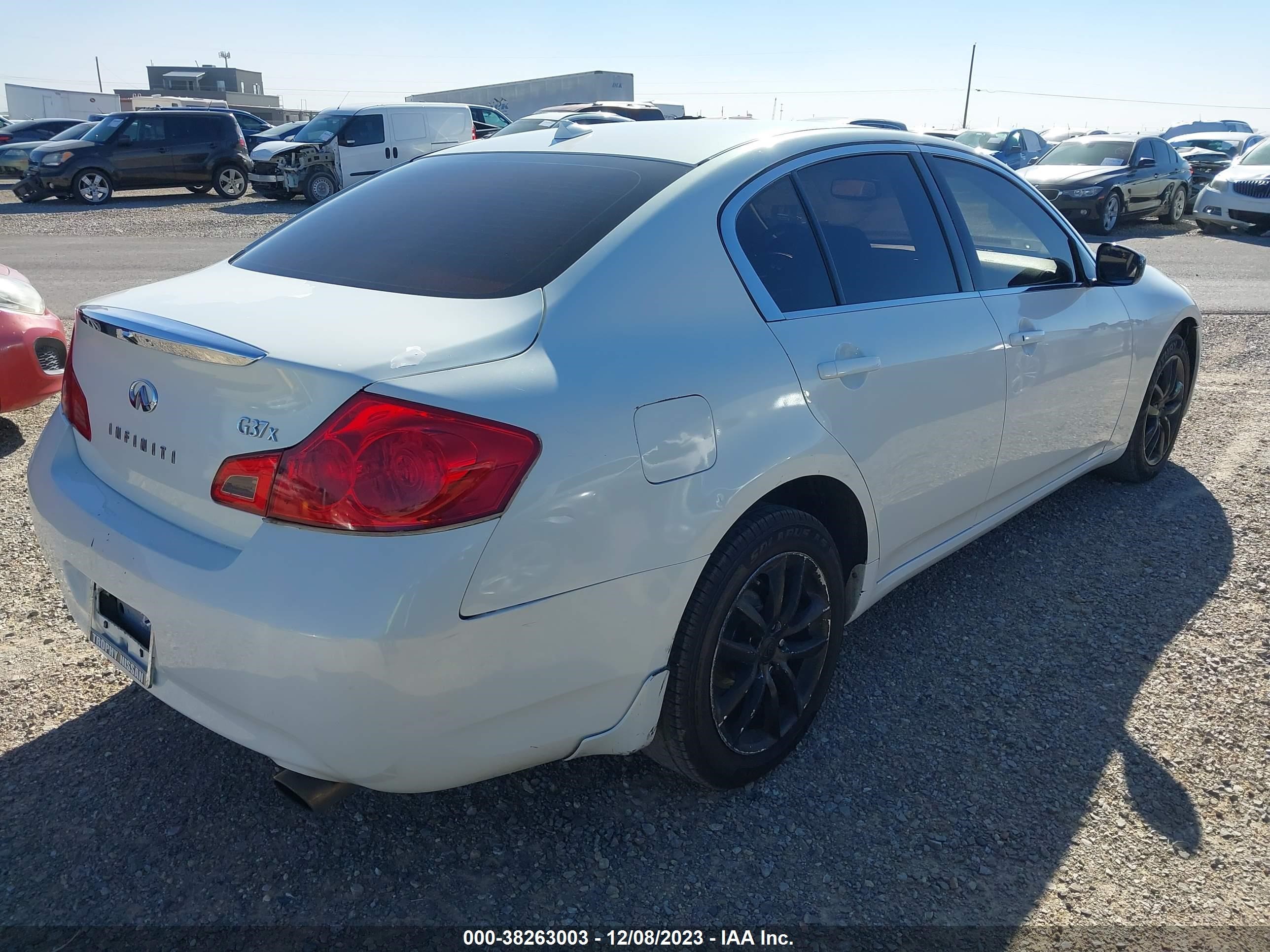 Photo 3 VIN: JNKCV61F59M053933 - INFINITI G 