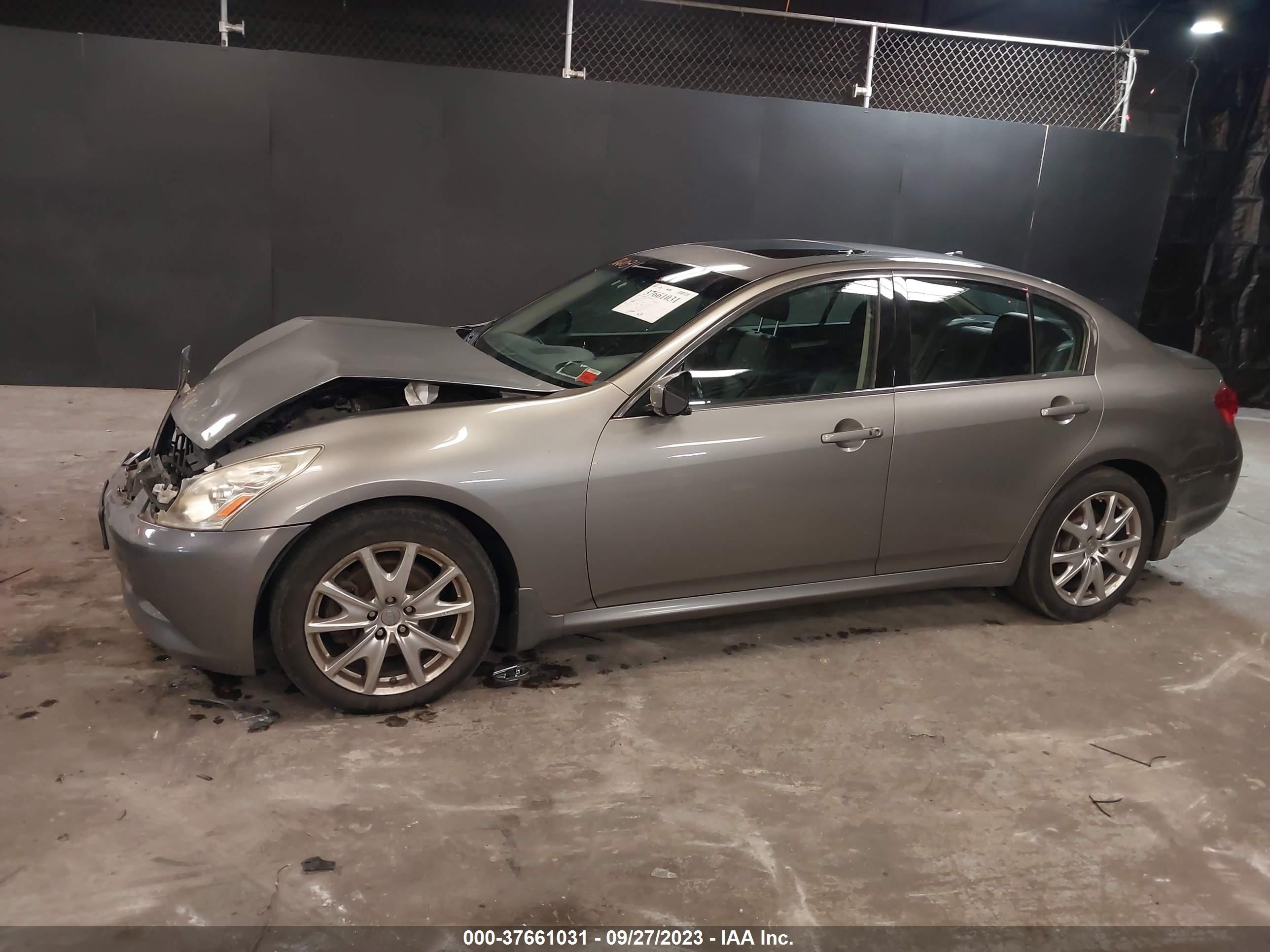 Photo 13 VIN: JNKCV61F69M360950 - INFINITI G 