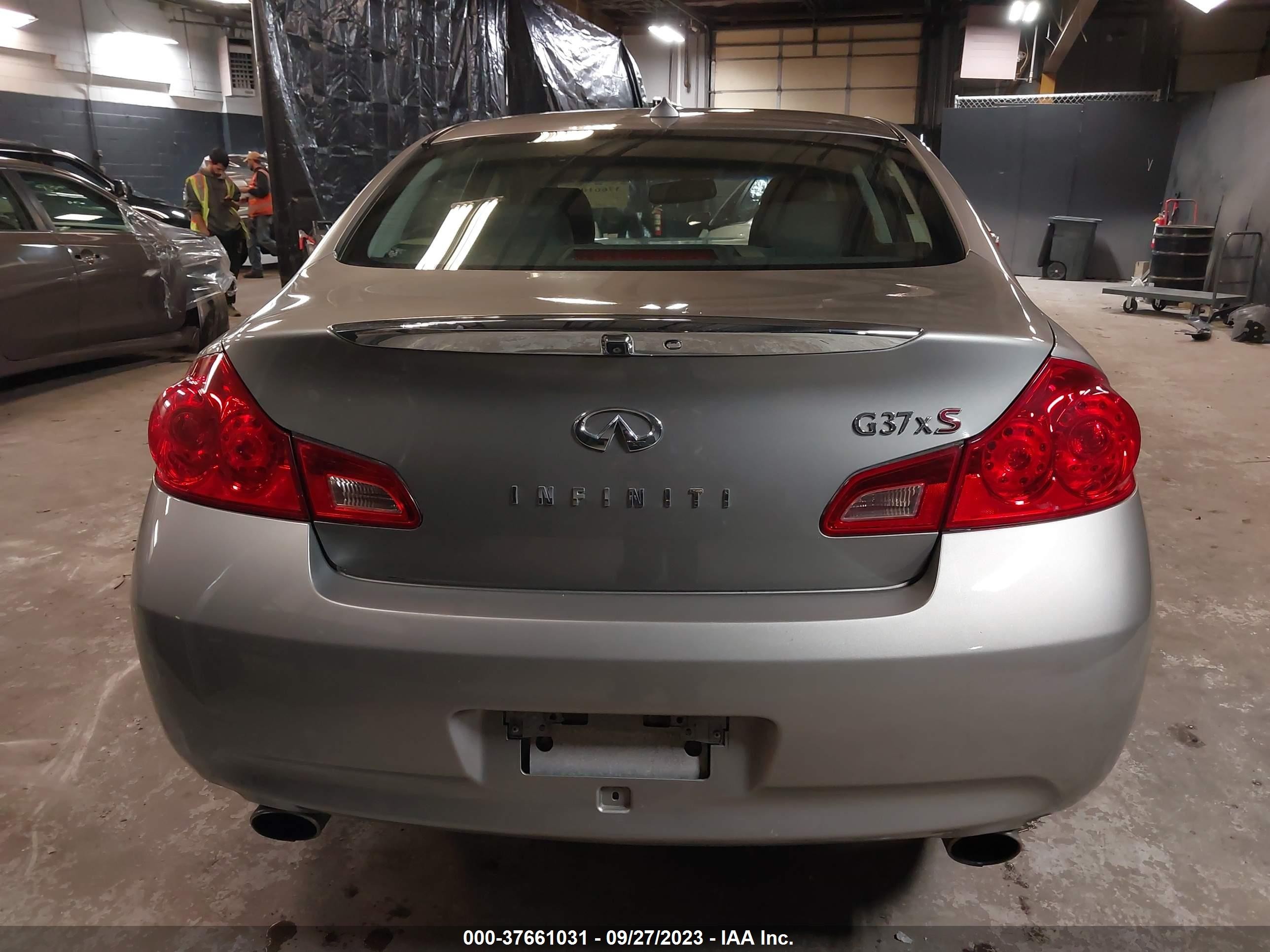 Photo 15 VIN: JNKCV61F69M360950 - INFINITI G 