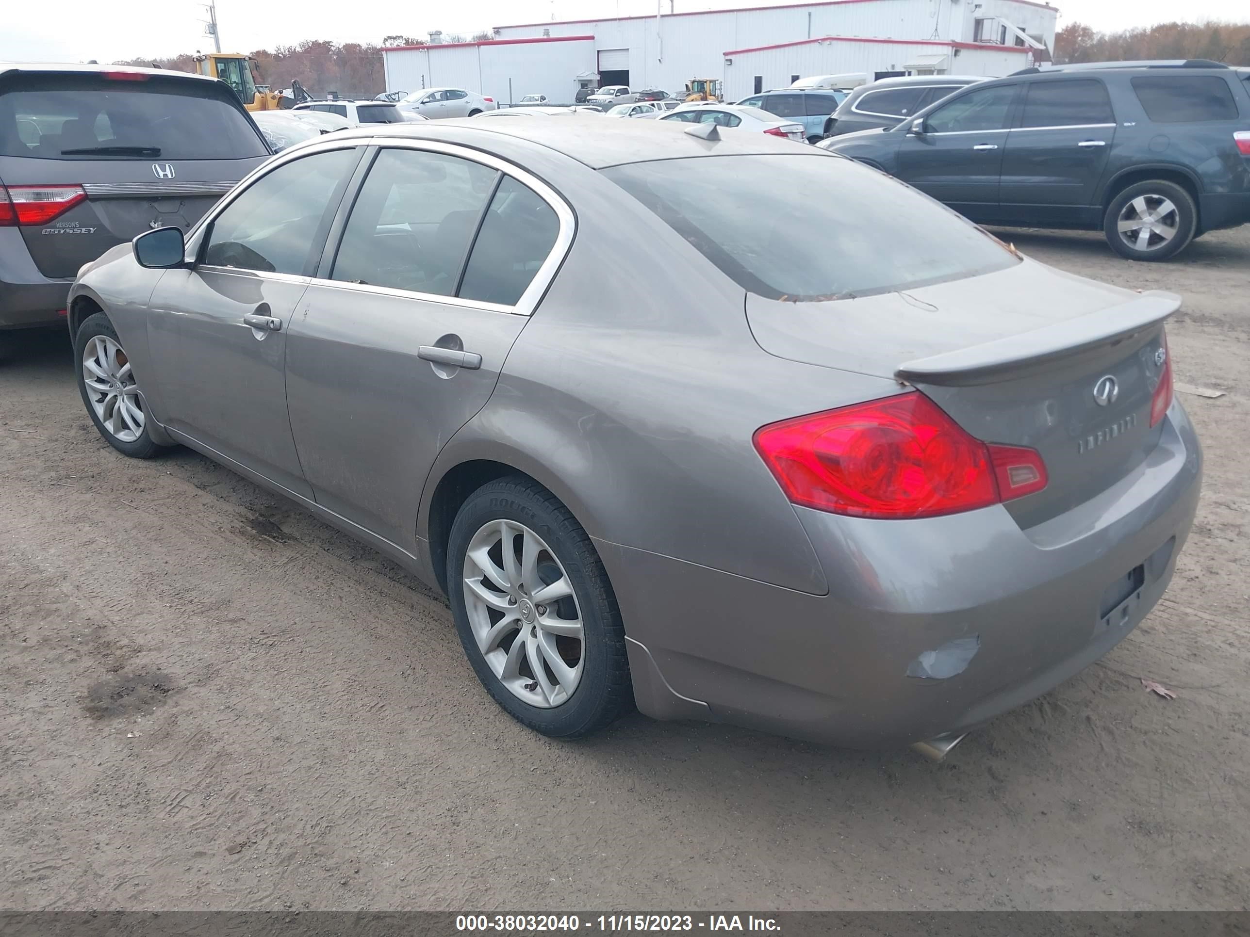 Photo 2 VIN: JNKCV61F79M355983 - INFINITI G 