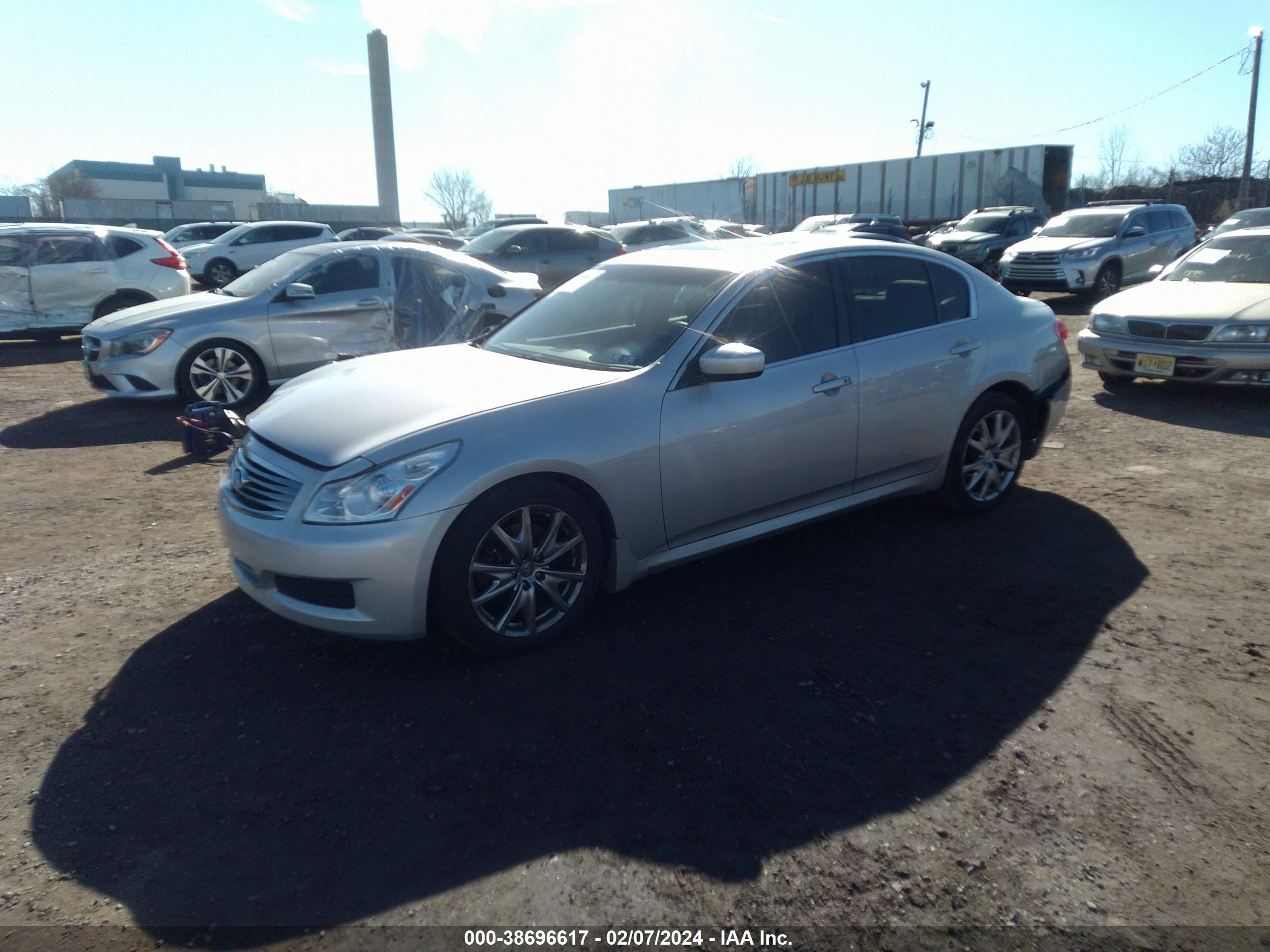 Photo 1 VIN: JNKCV61F79M360598 - INFINITI G 