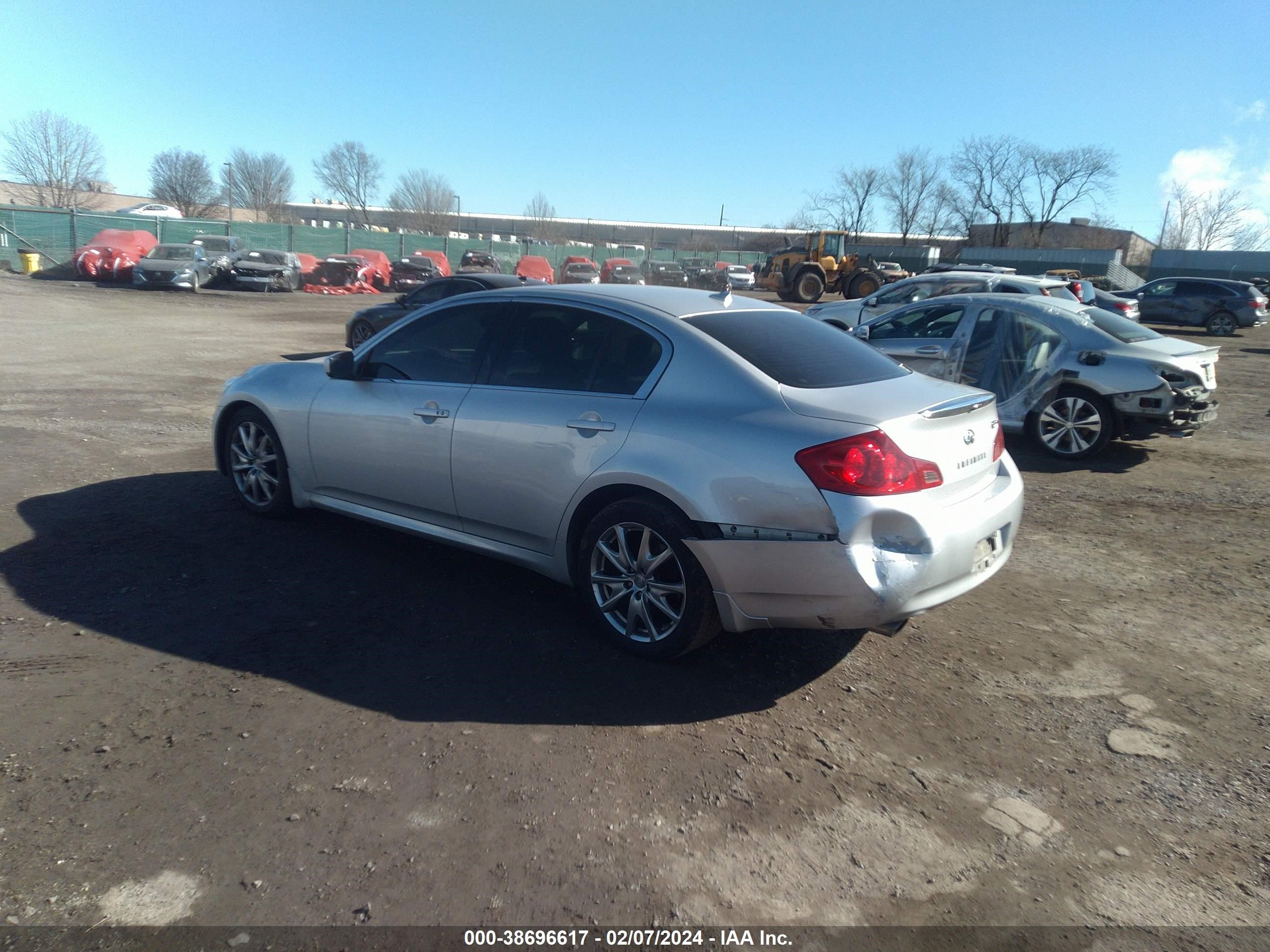 Photo 2 VIN: JNKCV61F79M360598 - INFINITI G 