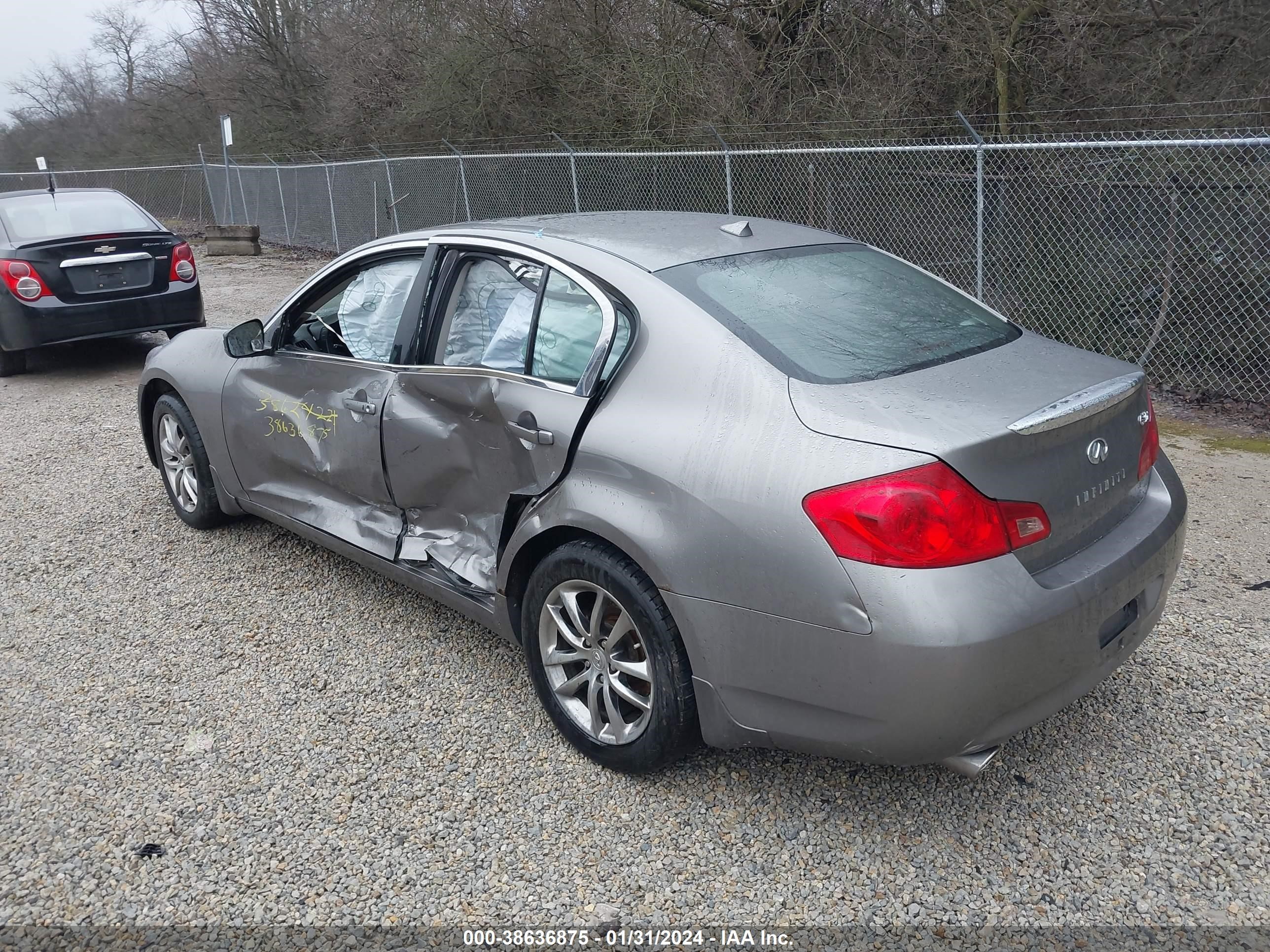 Photo 2 VIN: JNKCV61F89M053070 - INFINITI G 