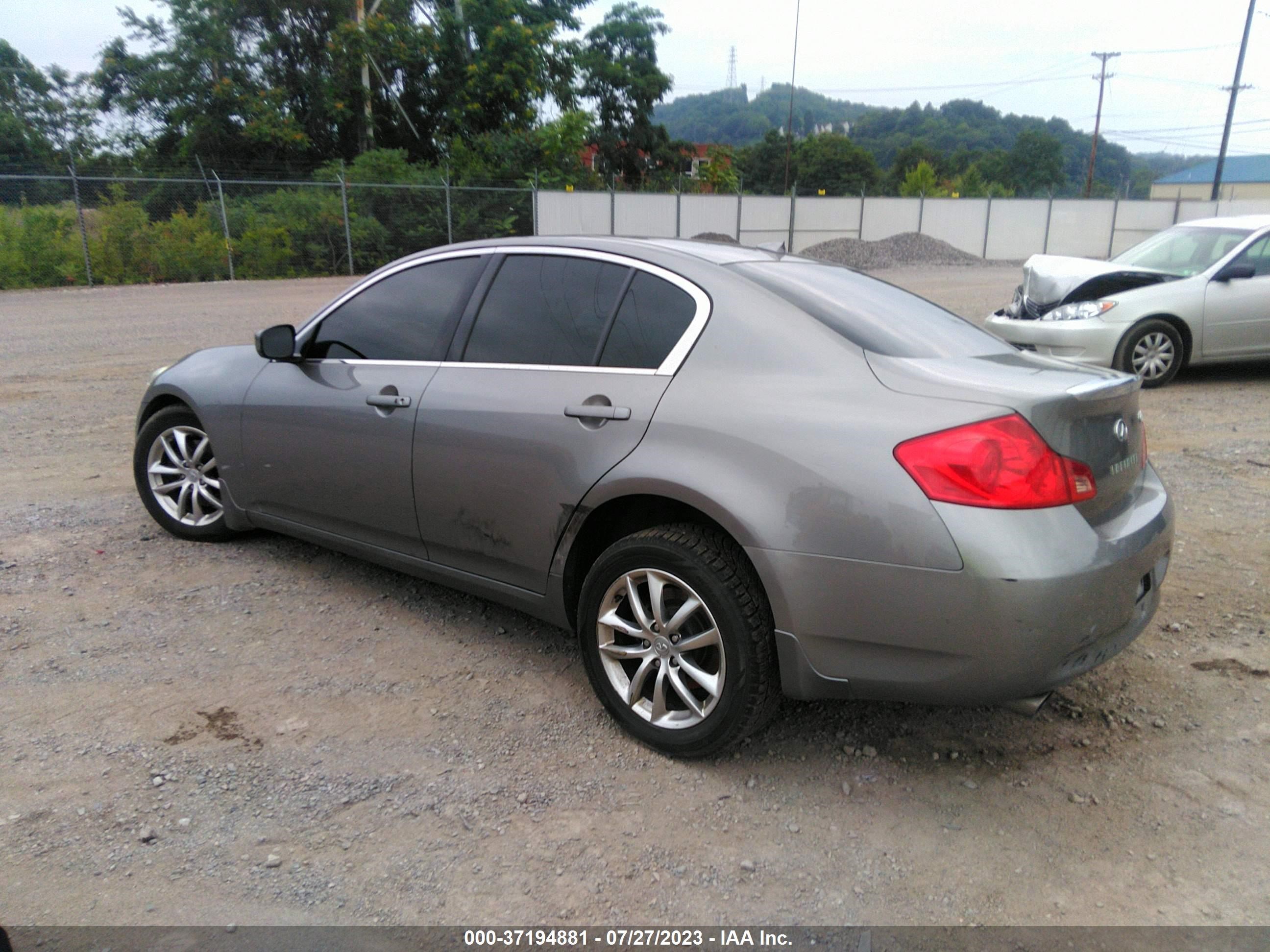 Photo 2 VIN: JNKCV61F89M053490 - INFINITI G 