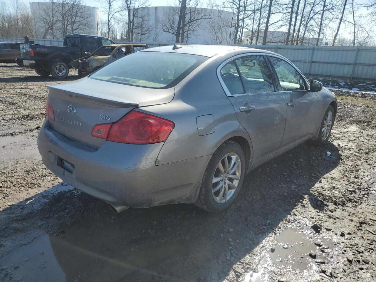 Photo 2 VIN: JNKCV61F99M352857 - INFINITI G 