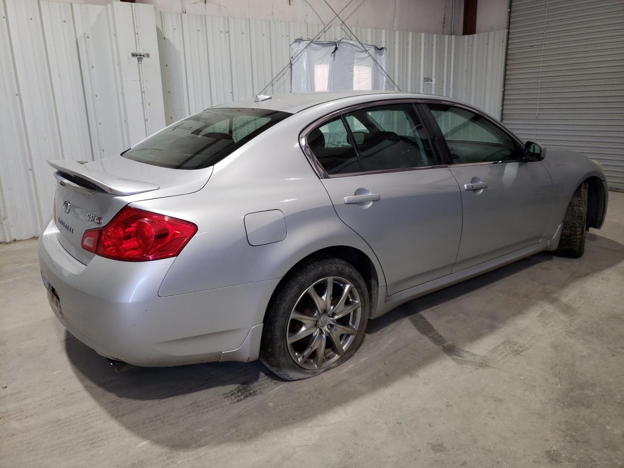 Photo 2 VIN: JNKCV61FX9M353533 - INFINITI G 