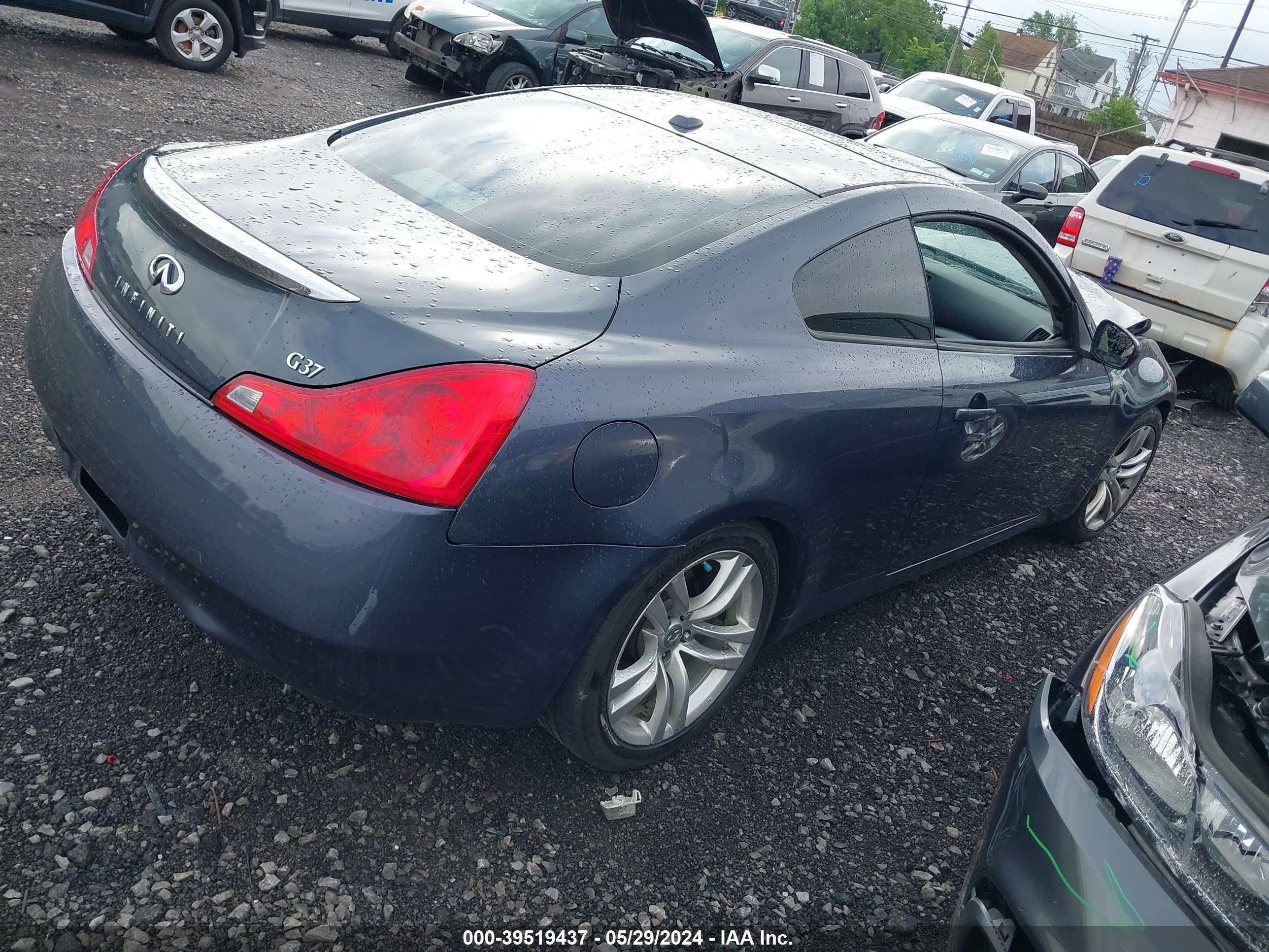 Photo 3 VIN: JNKCV64E08M119032 - INFINITI G 