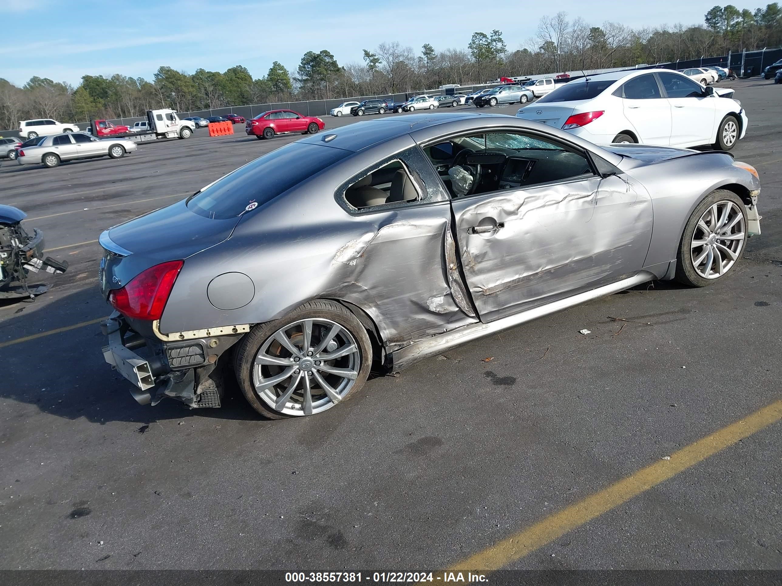 Photo 3 VIN: JNKCV64E08M119208 - INFINITI G 