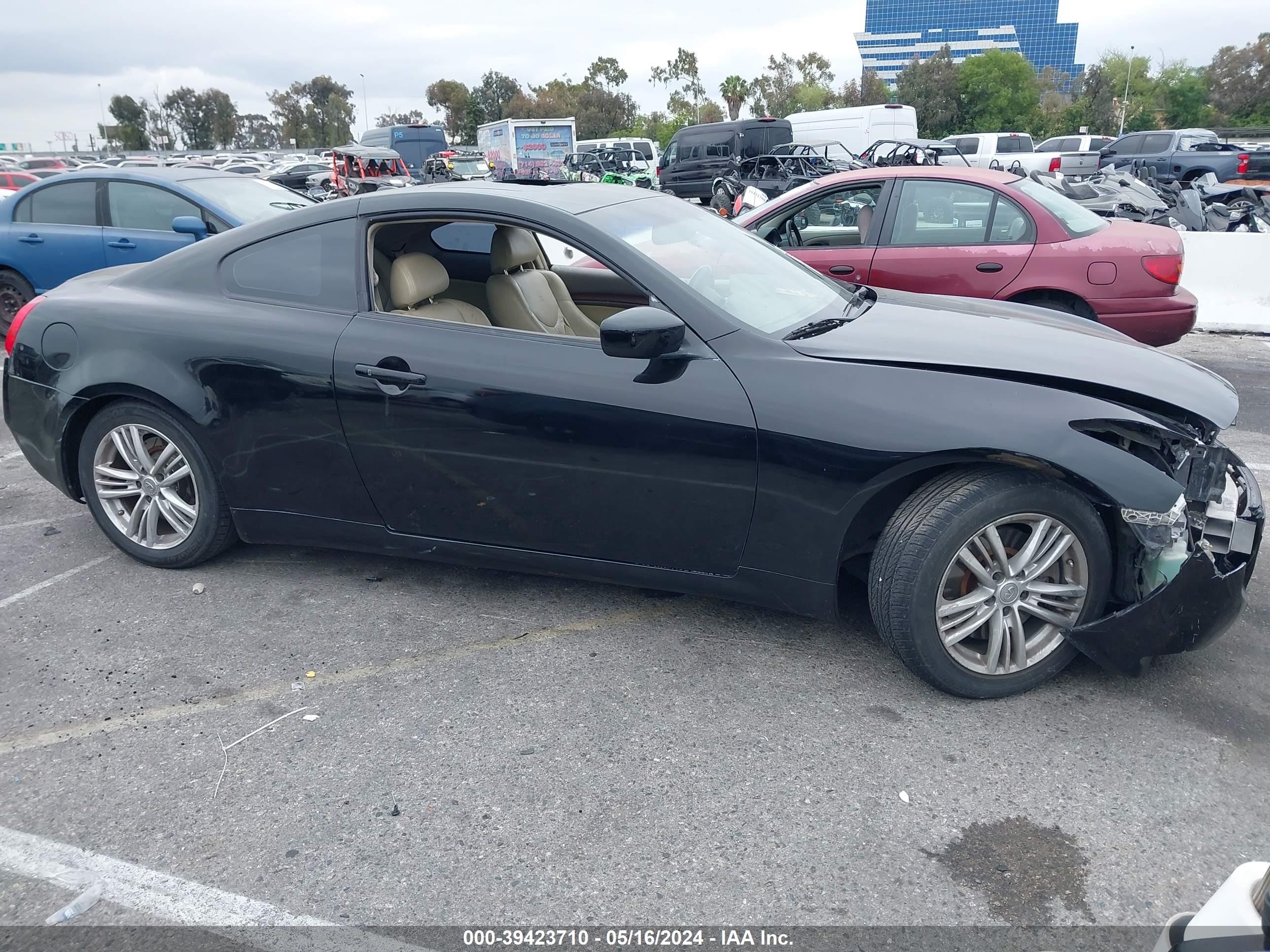 Photo 11 VIN: JNKCV64E18M104992 - INFINITI G 