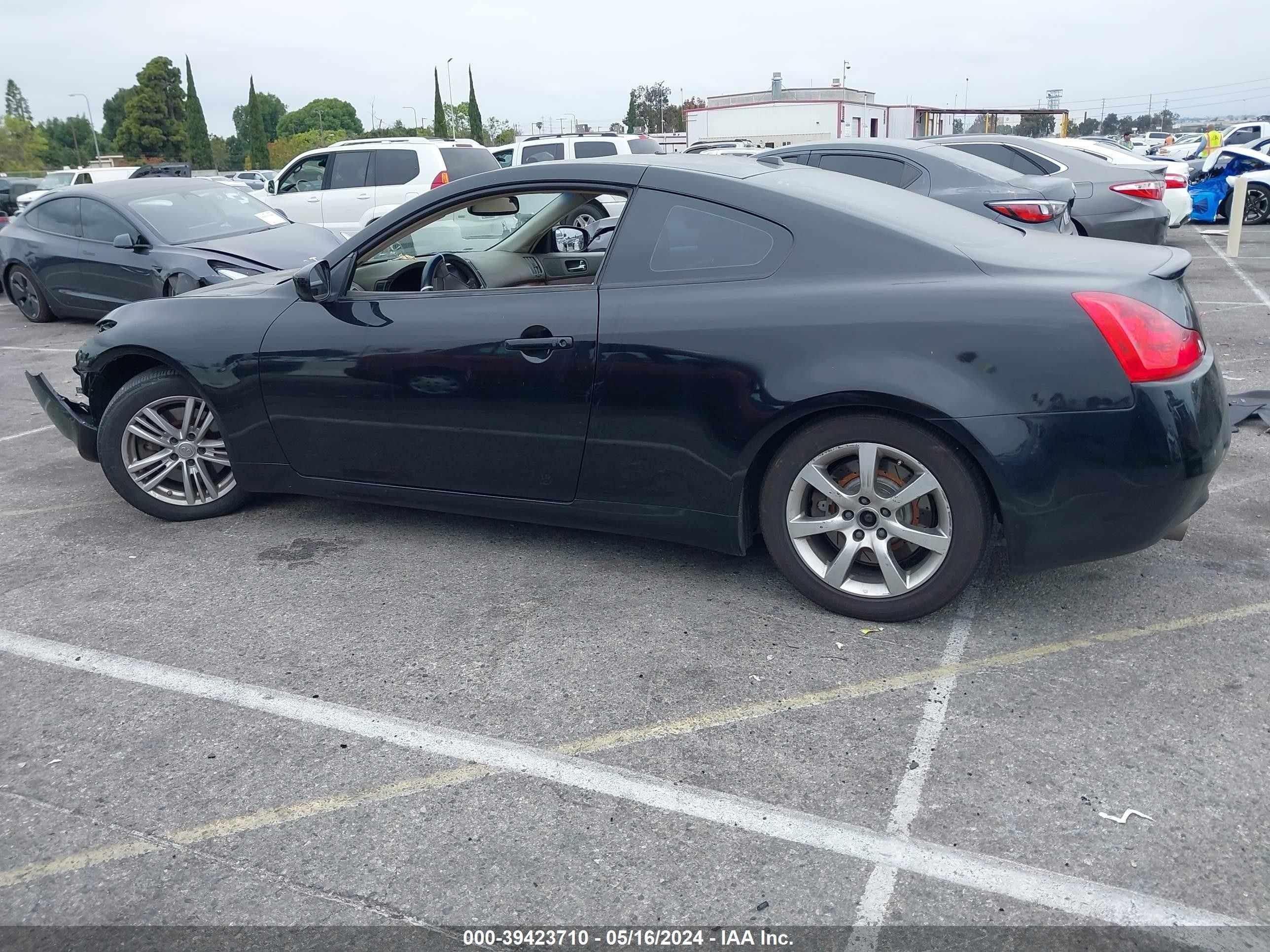 Photo 12 VIN: JNKCV64E18M104992 - INFINITI G 