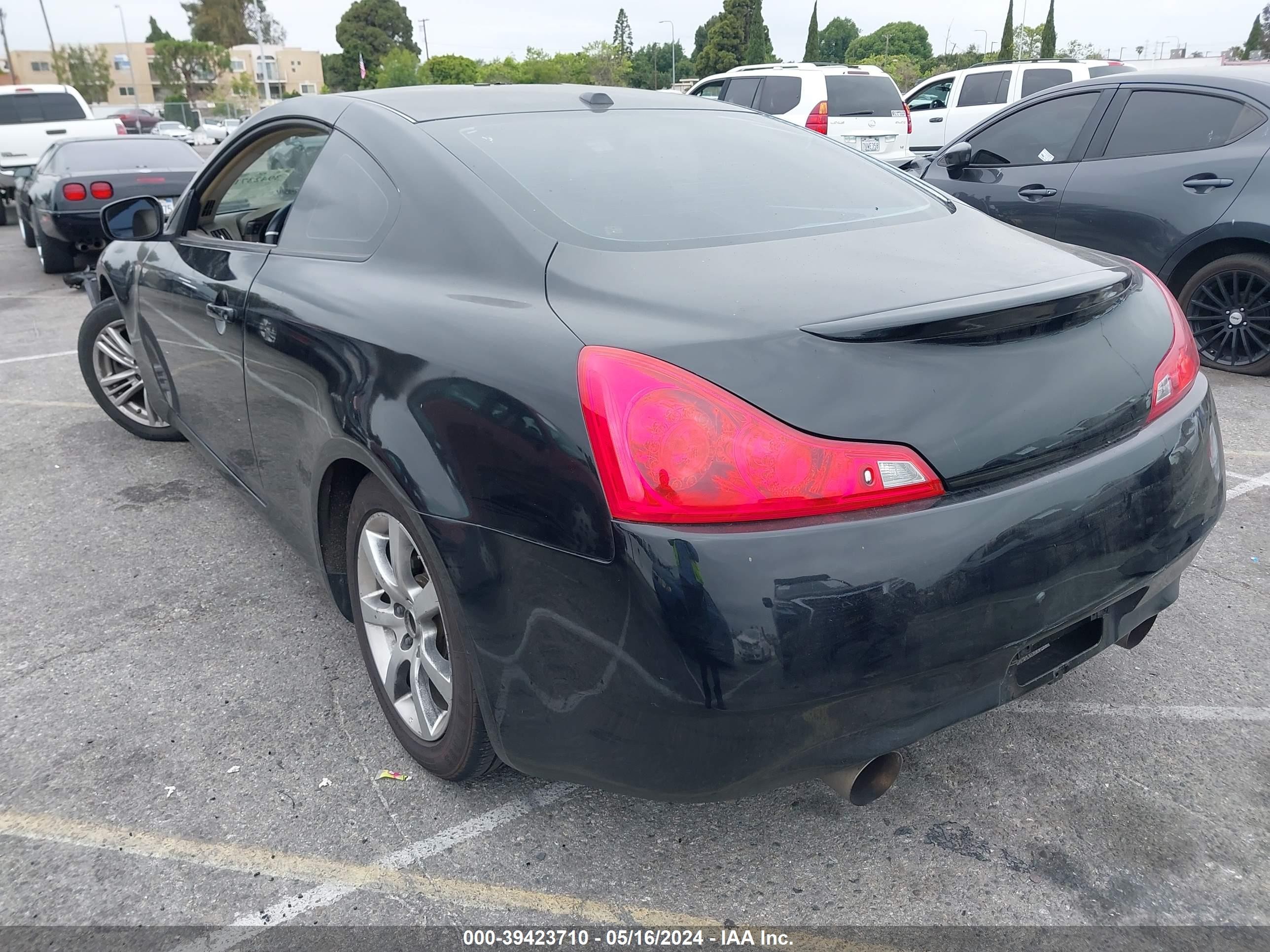 Photo 2 VIN: JNKCV64E18M104992 - INFINITI G 