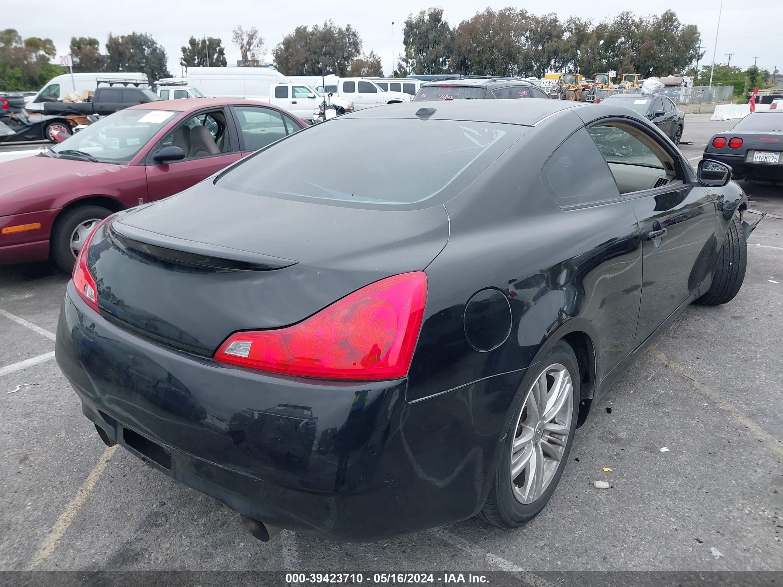 Photo 3 VIN: JNKCV64E18M104992 - INFINITI G 