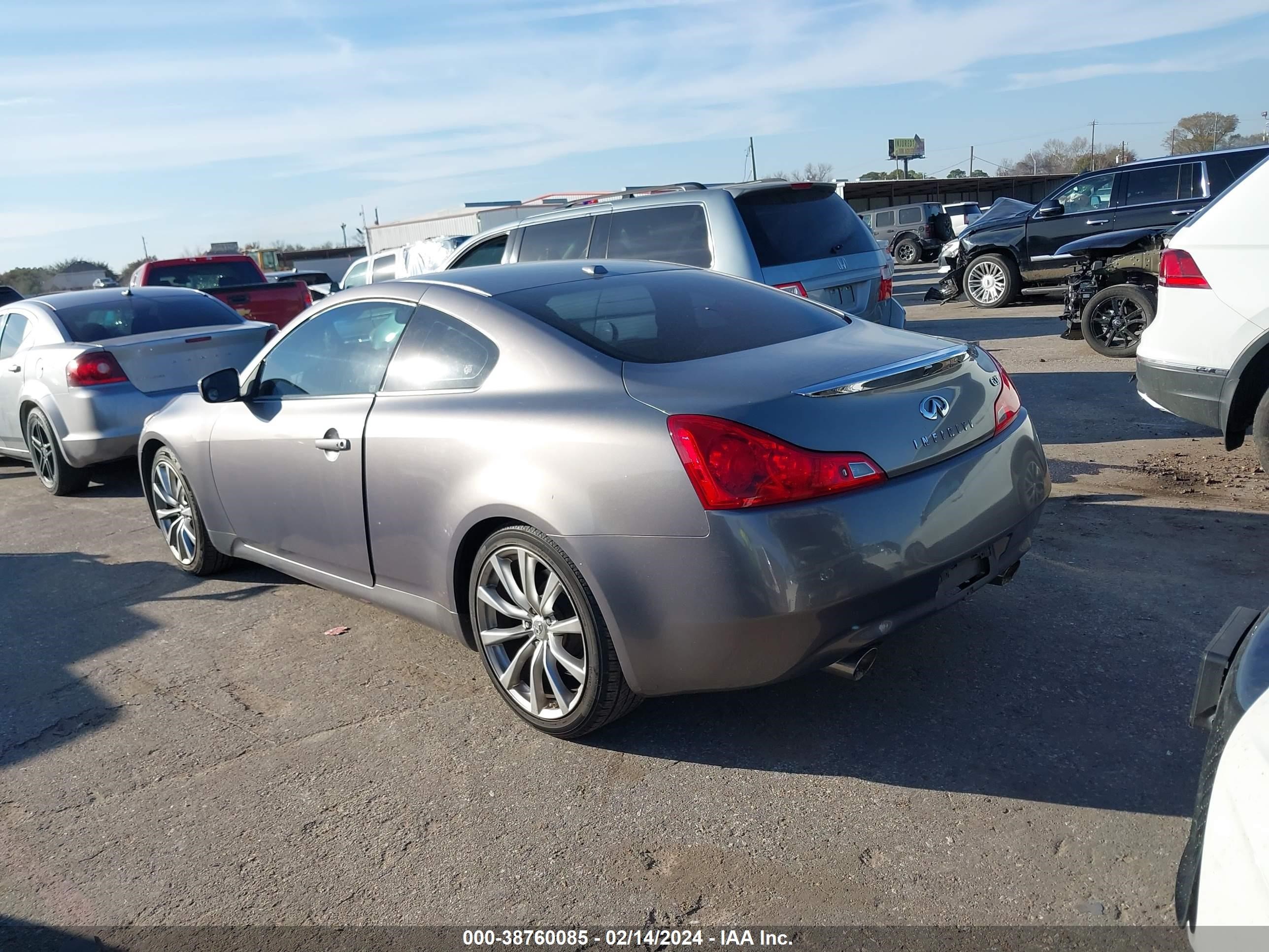 Photo 2 VIN: JNKCV64E18M120237 - INFINITI G 