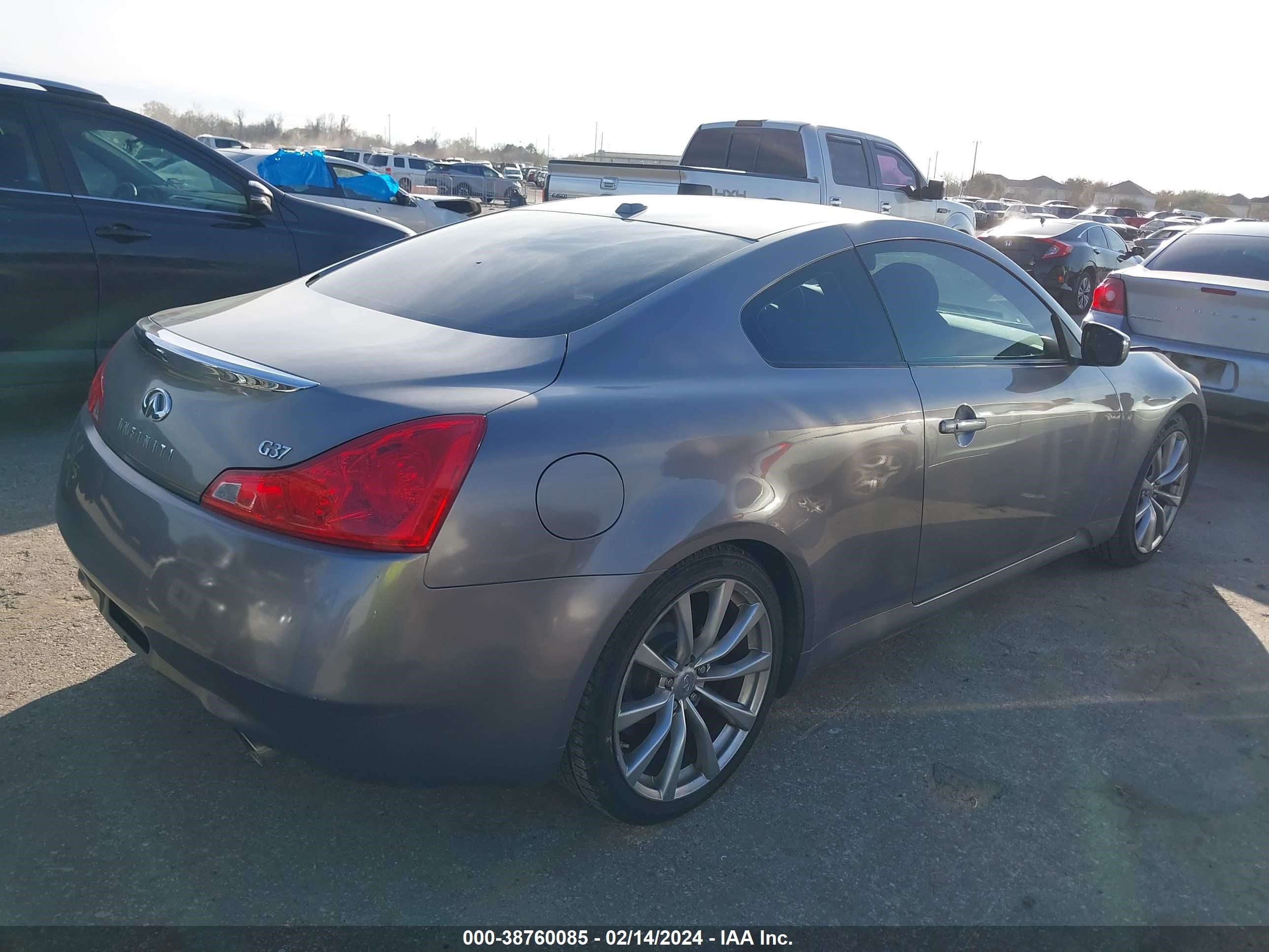 Photo 3 VIN: JNKCV64E18M120237 - INFINITI G 