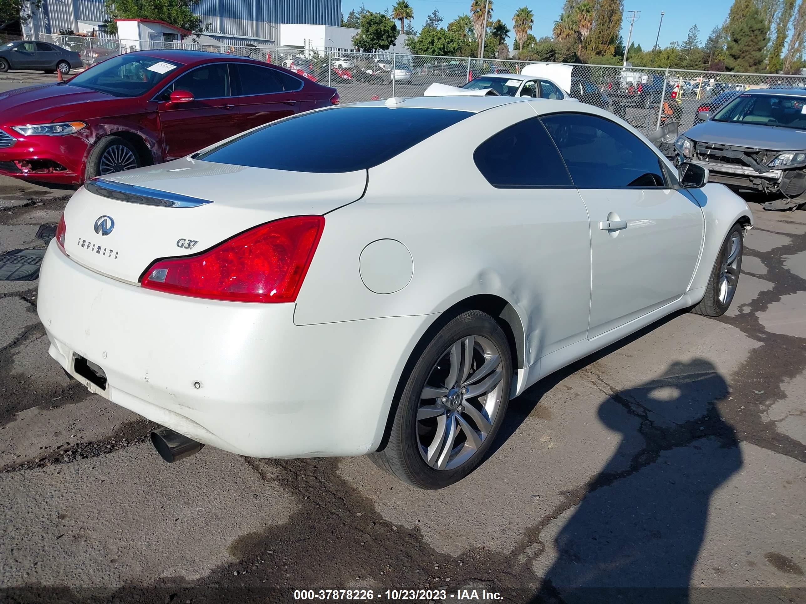 Photo 3 VIN: JNKCV64E18M125227 - INFINITI G 