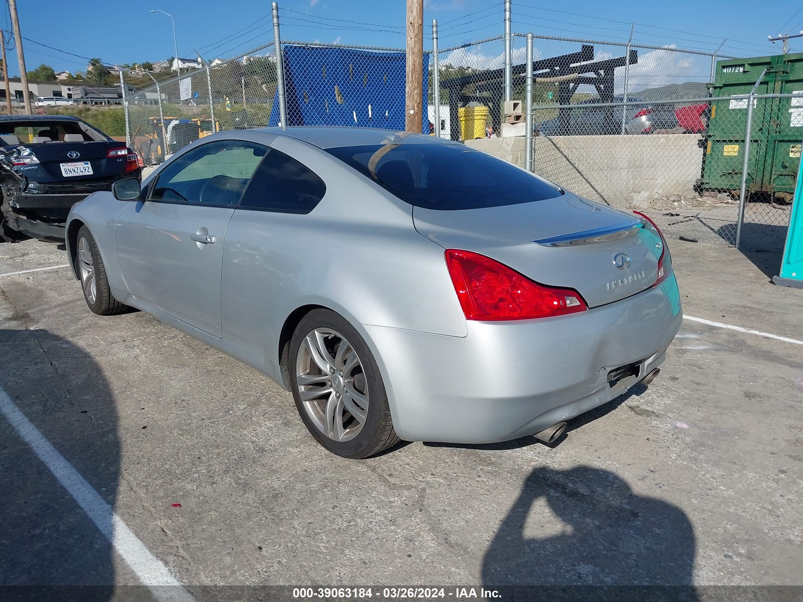 Photo 2 VIN: JNKCV64E29M604886 - INFINITI G 