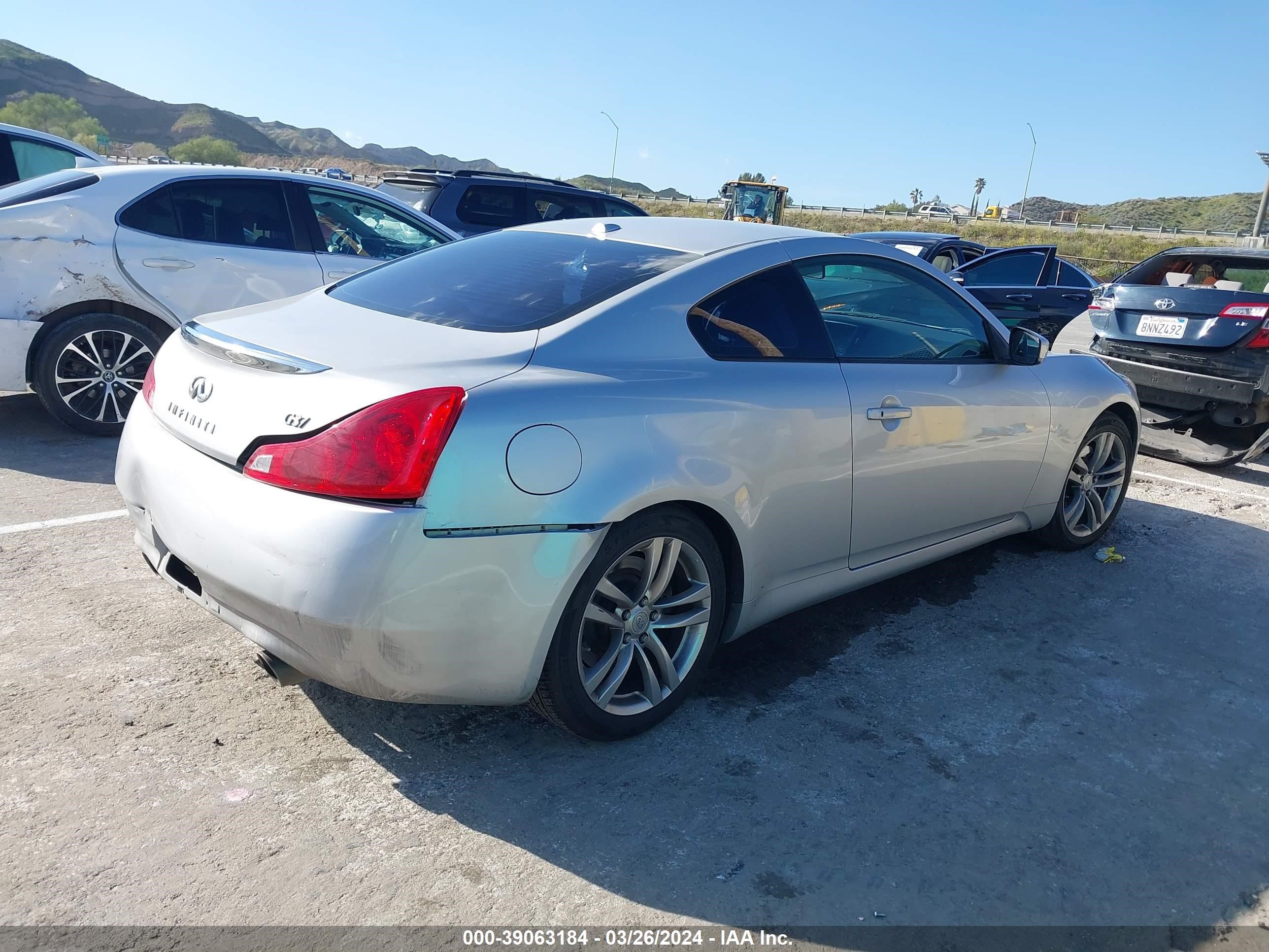 Photo 3 VIN: JNKCV64E29M604886 - INFINITI G 