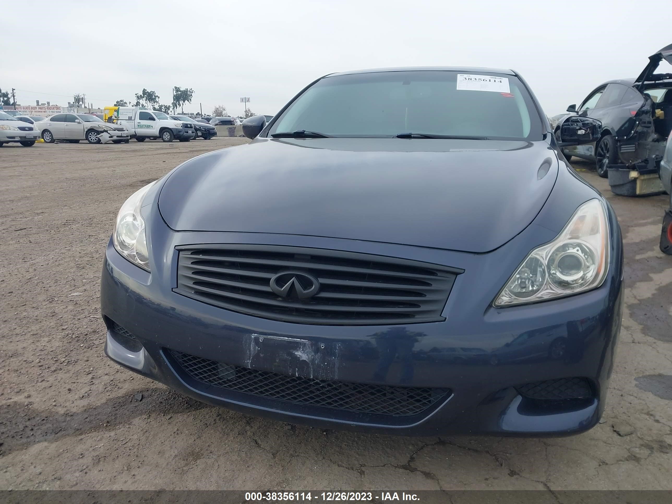 Photo 11 VIN: JNKCV64E38M123964 - INFINITI G 