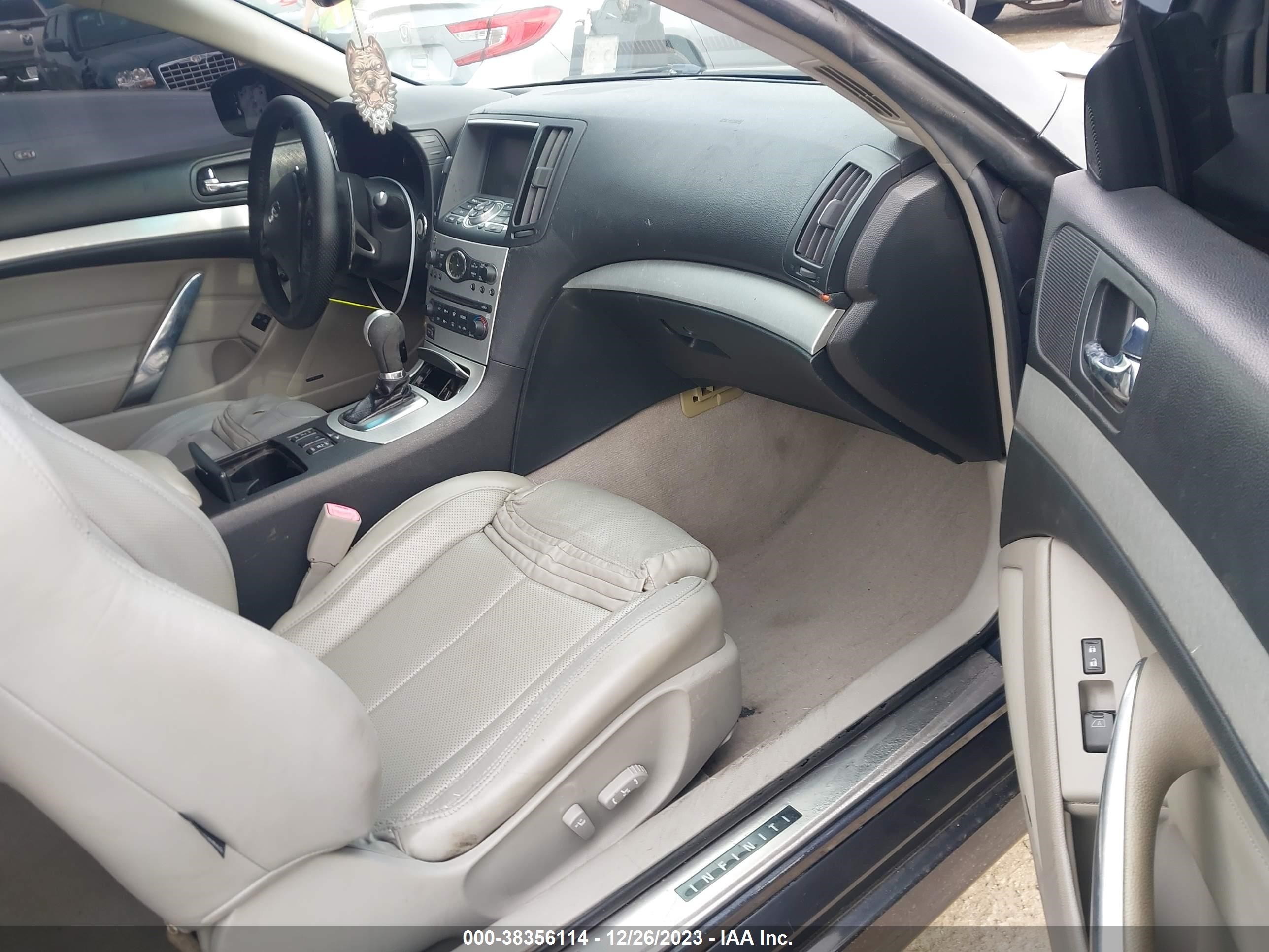 Photo 4 VIN: JNKCV64E38M123964 - INFINITI G 