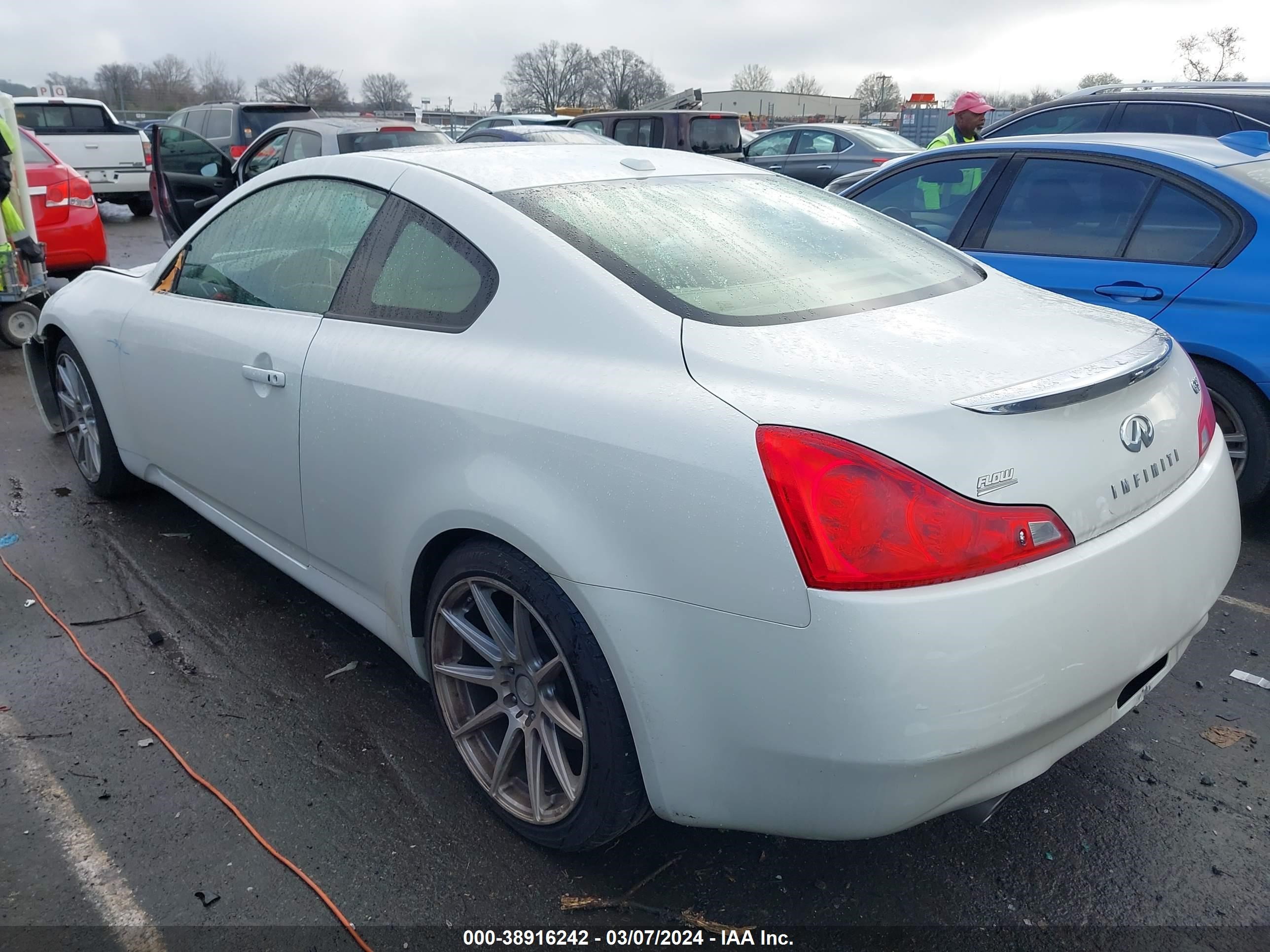 Photo 2 VIN: JNKCV64E38M125150 - INFINITI G 