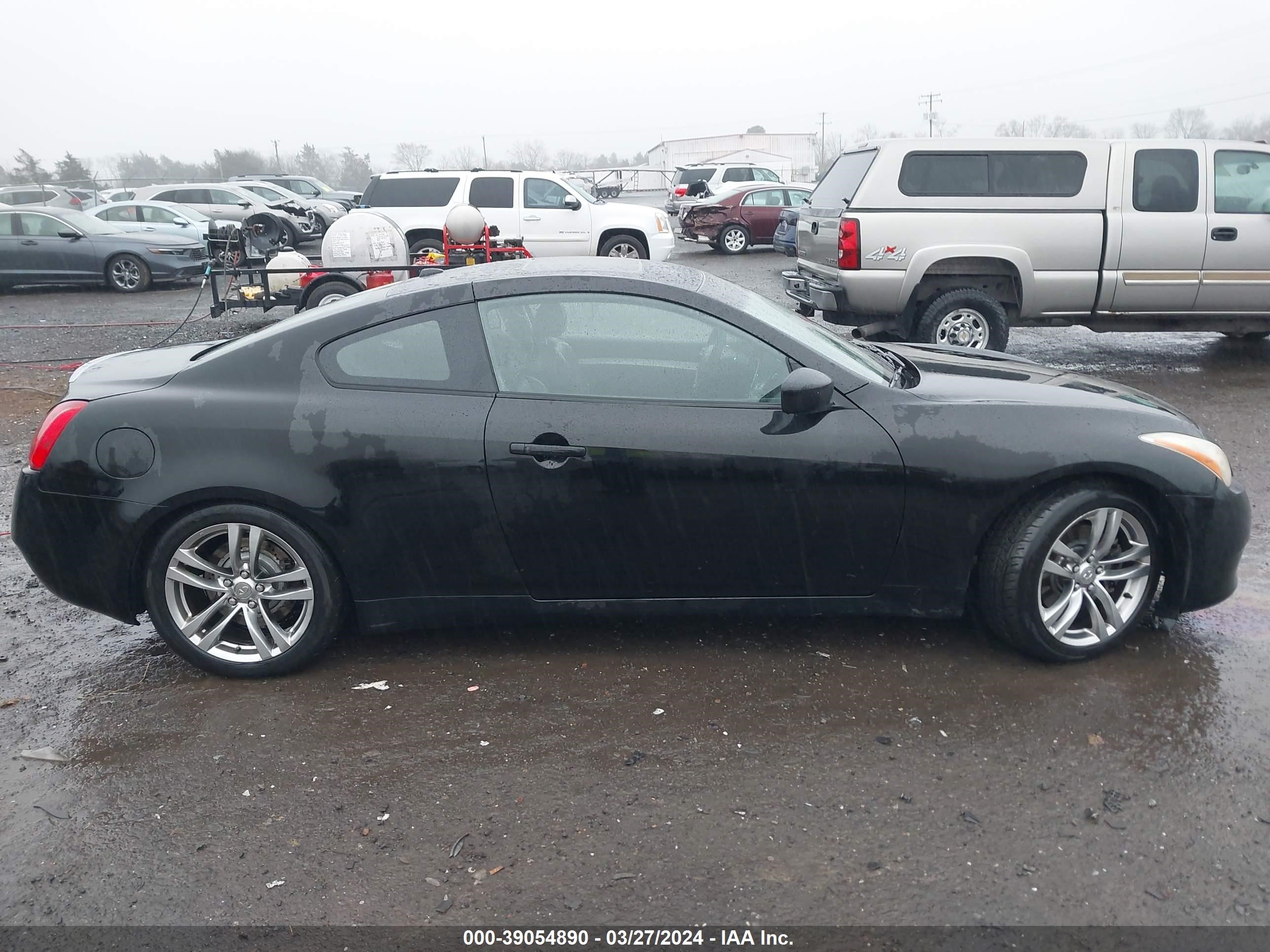 Photo 13 VIN: JNKCV64E48M104677 - INFINITI G 