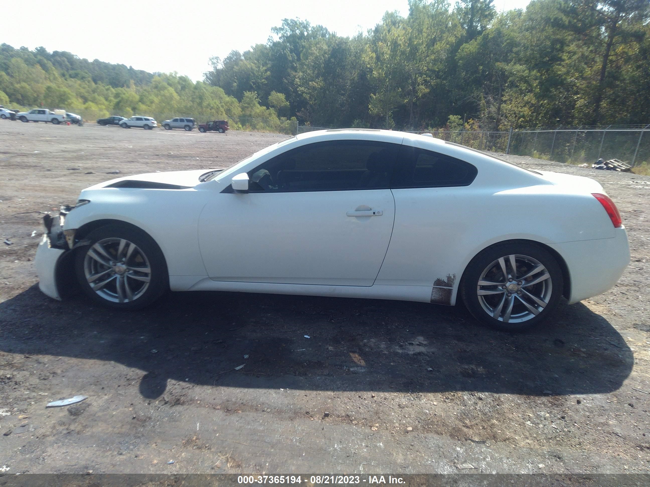 Photo 13 VIN: JNKCV64E58M127448 - INFINITI G 