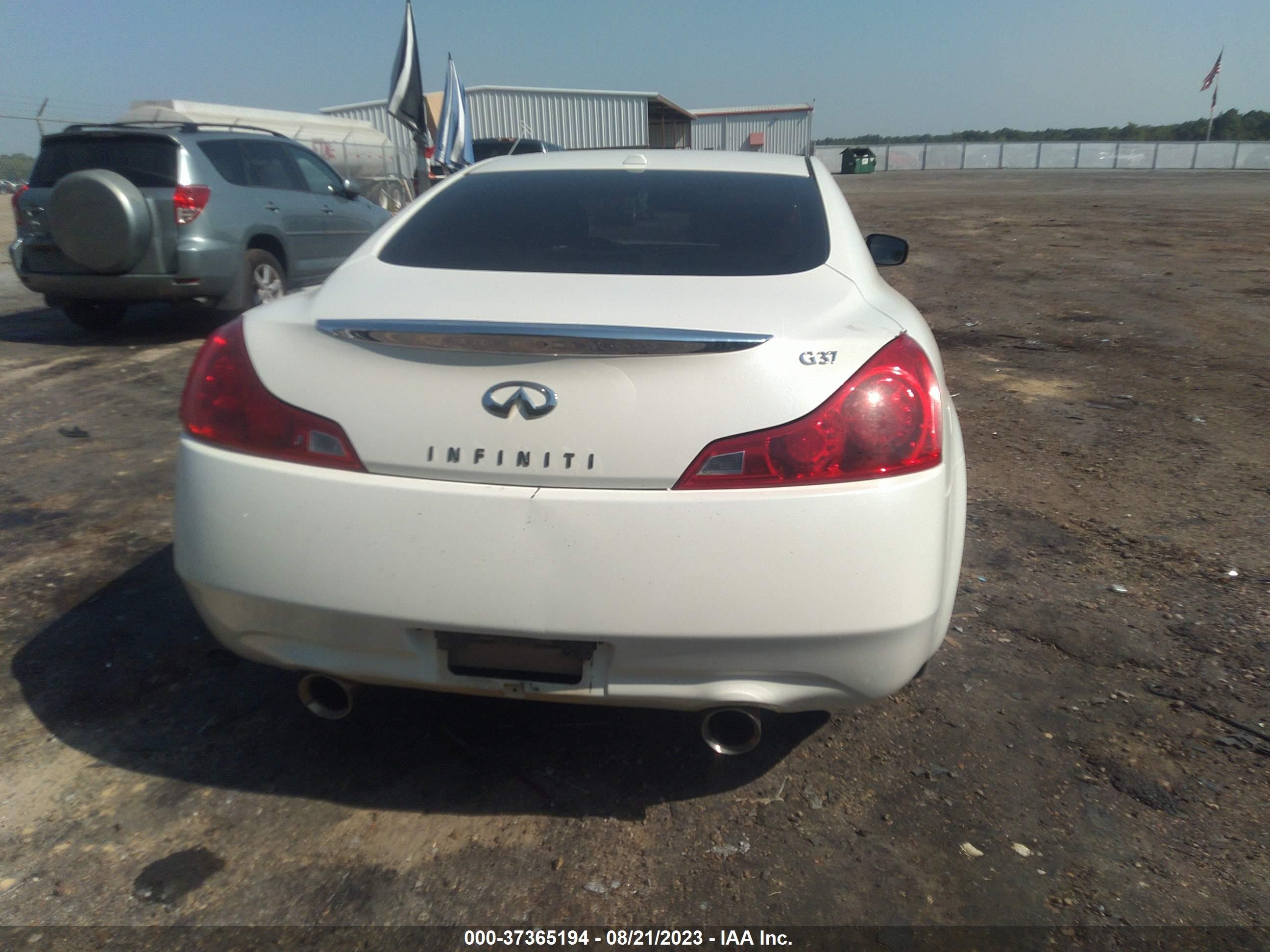 Photo 15 VIN: JNKCV64E58M127448 - INFINITI G 