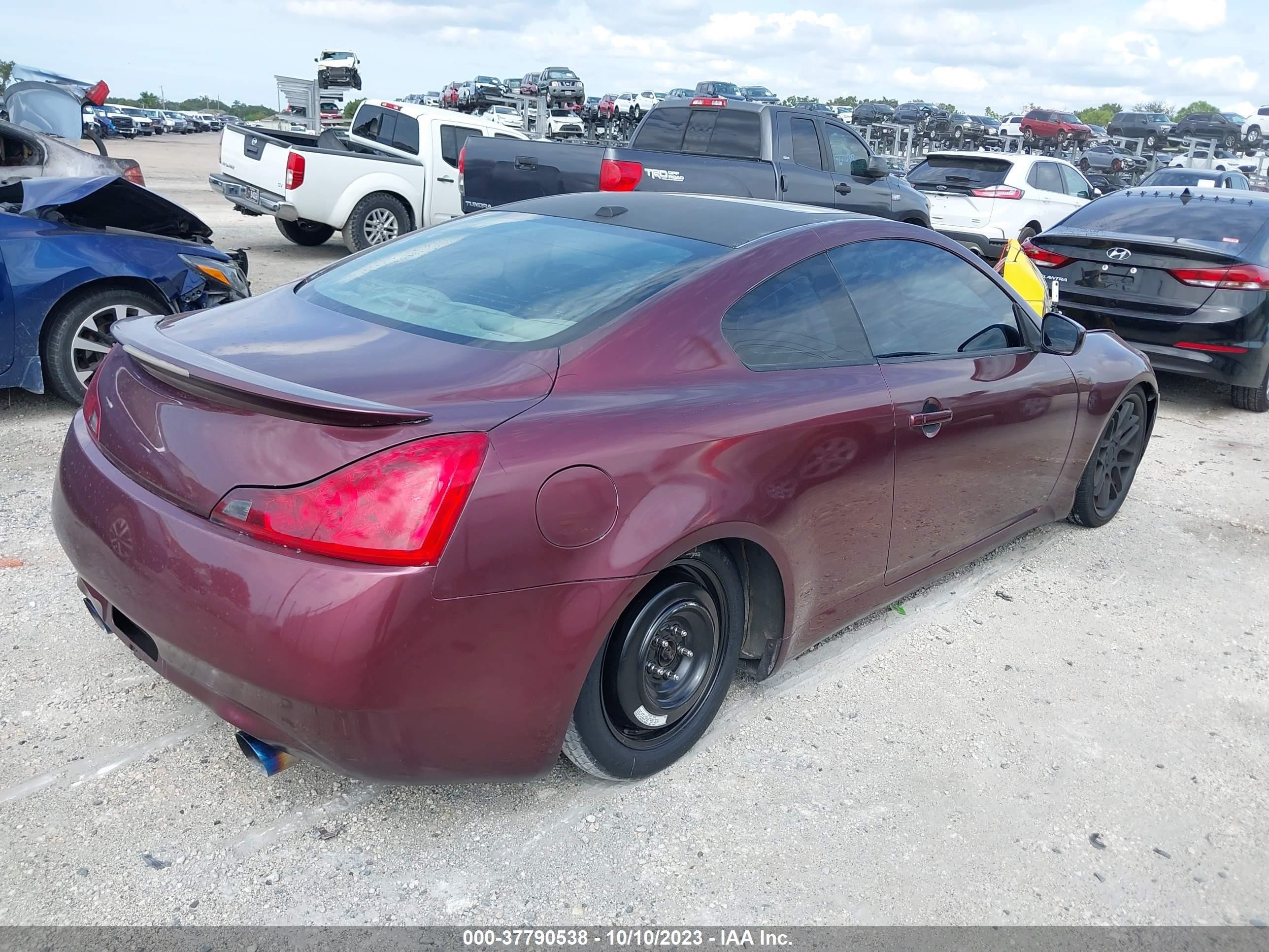 Photo 3 VIN: JNKCV64E68M103546 - INFINITI G 