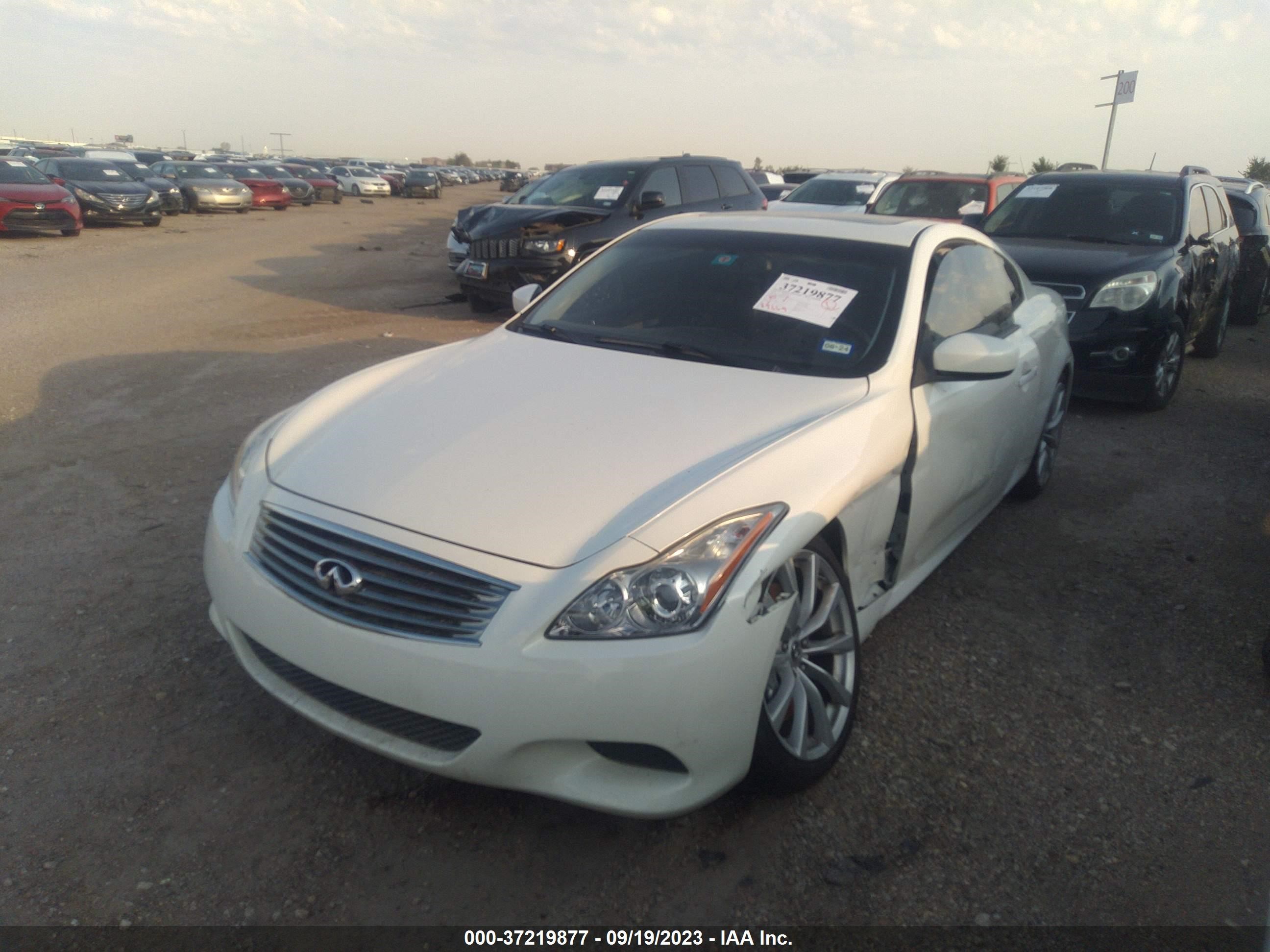 Photo 13 VIN: JNKCV64E68M107628 - INFINITI G 