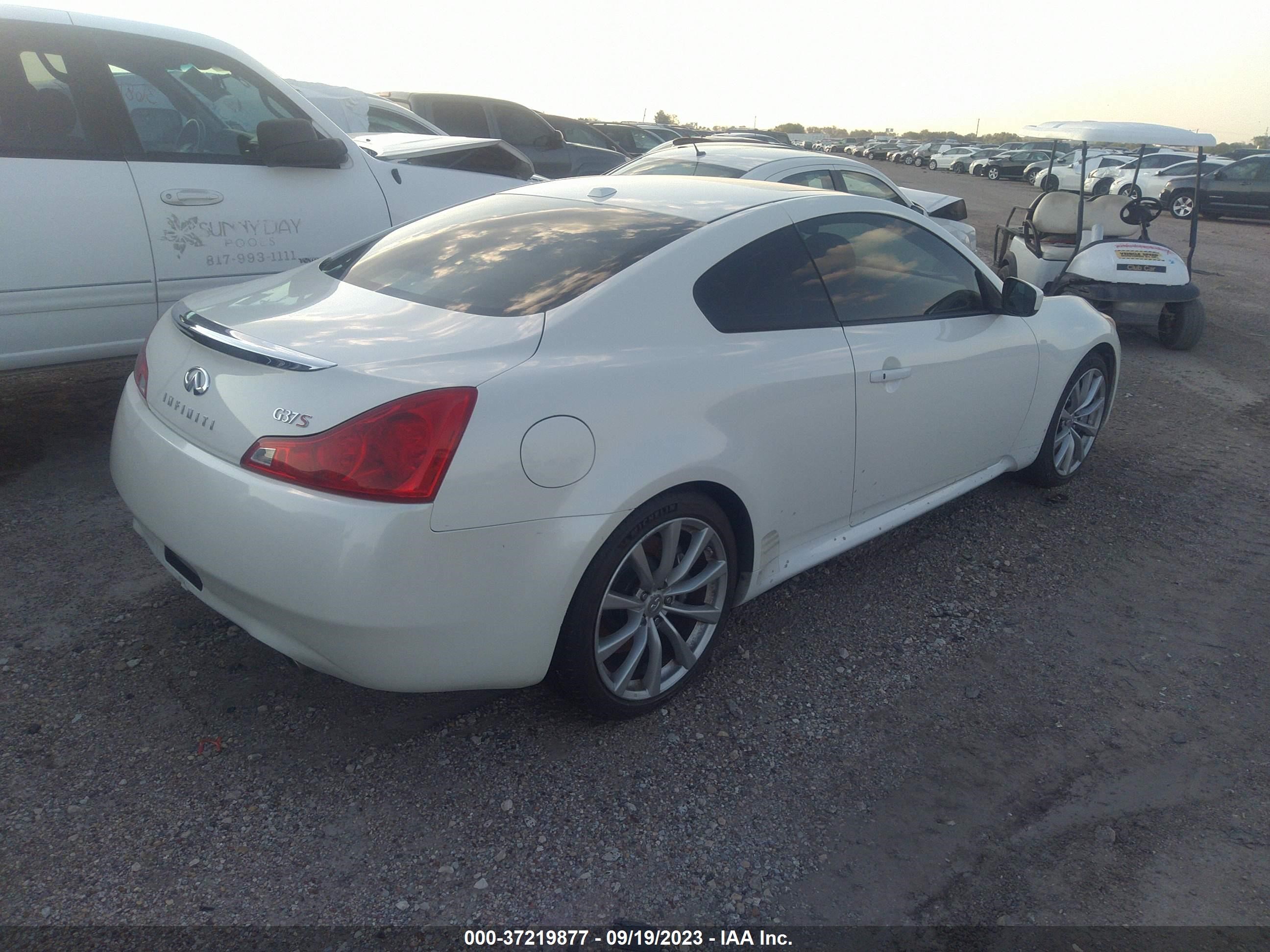 Photo 3 VIN: JNKCV64E68M107628 - INFINITI G 