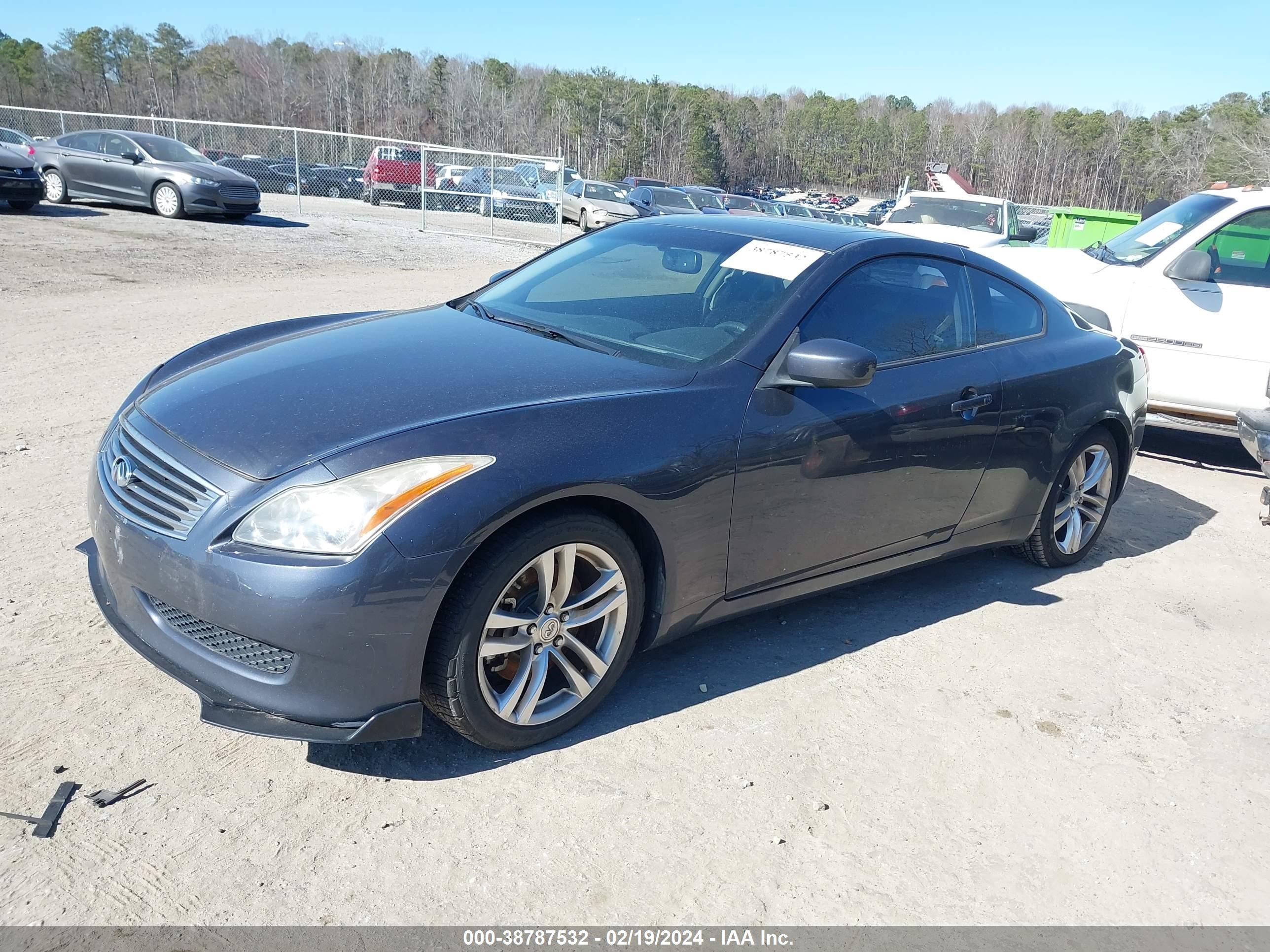 Photo 1 VIN: JNKCV64E68M108083 - INFINITI G 